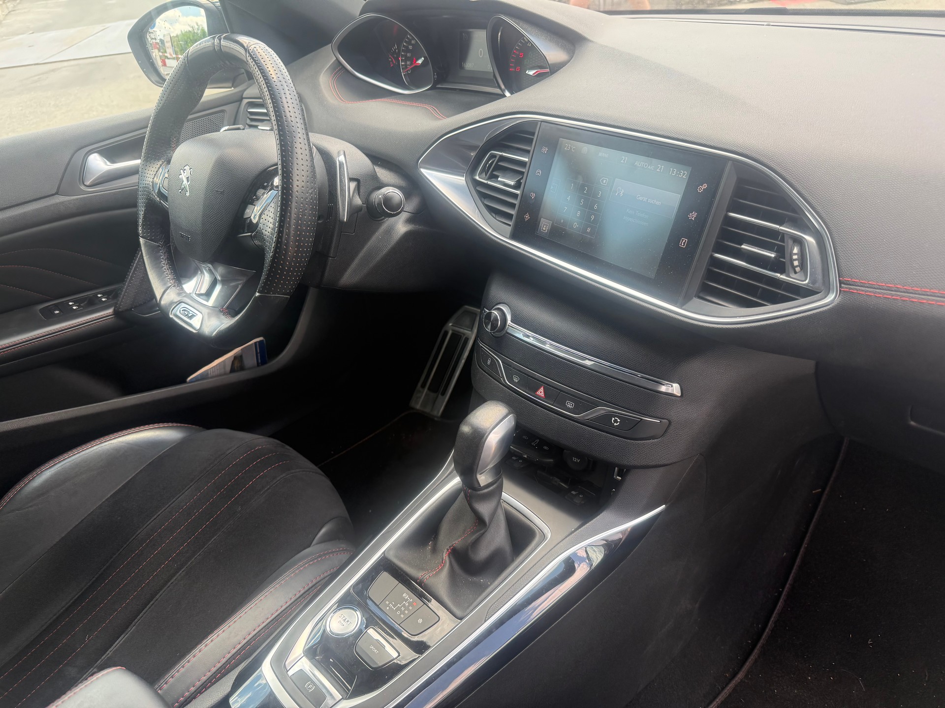 PEUGEOT 308 SW 2.0 BlueHDI GT Automatic-image-10