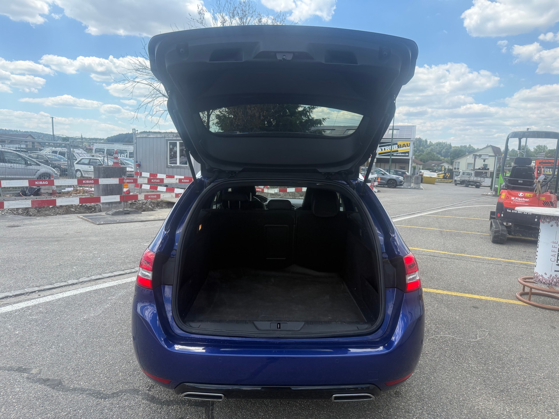 PEUGEOT 308 SW 2.0 BlueHDI GT Automatic-image-6