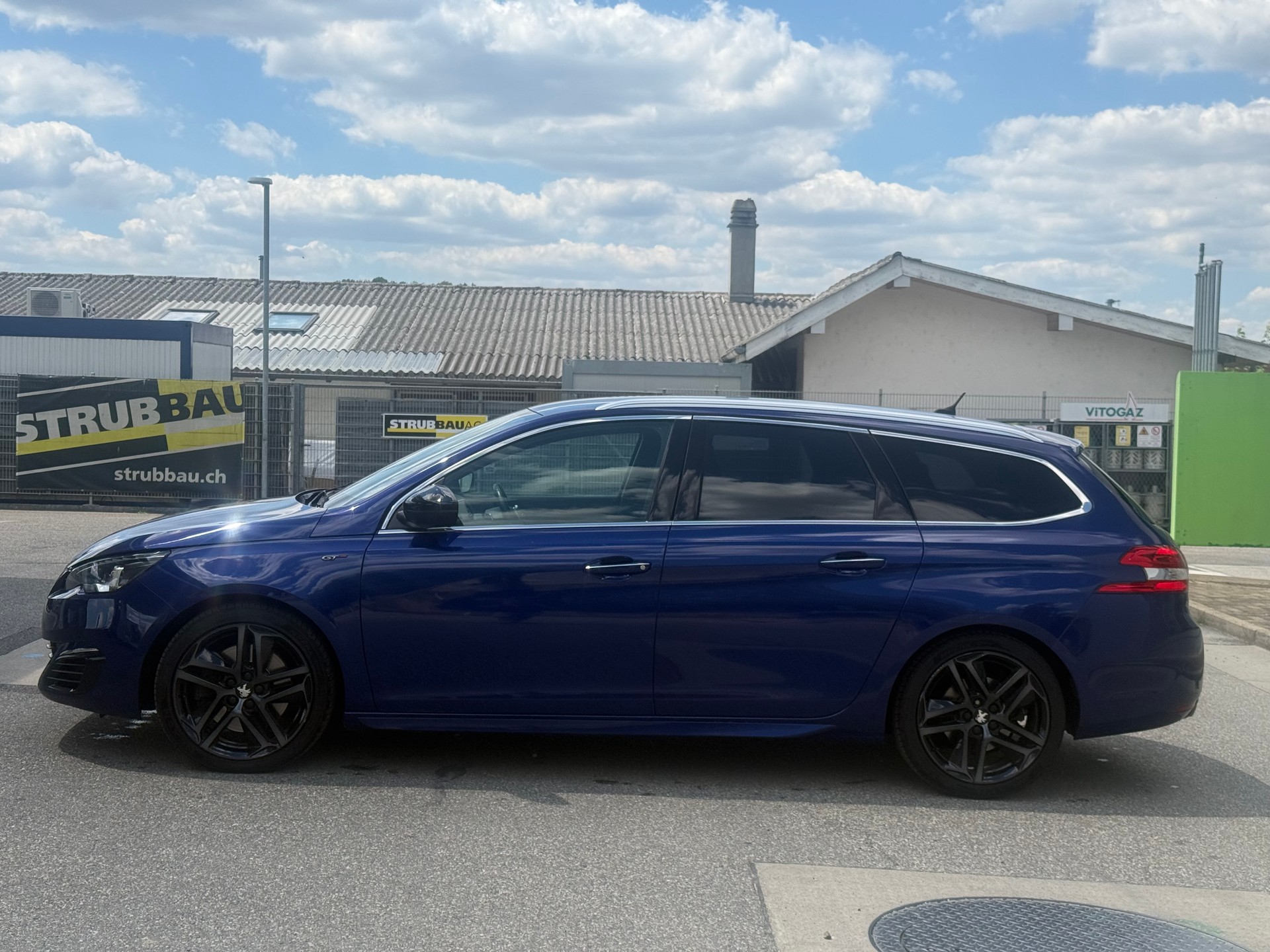 PEUGEOT 308 SW 2.0 BlueHDI GT Automatic-image-7