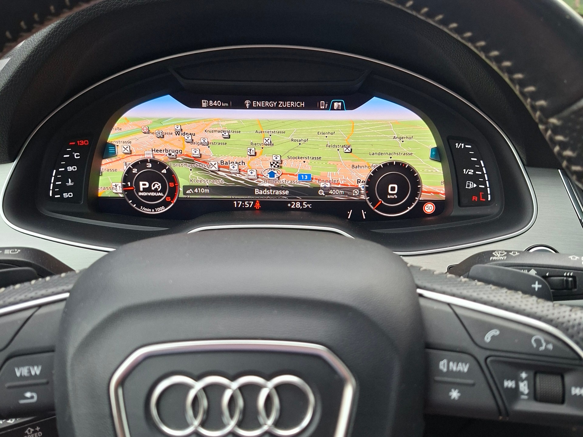 AUDI Q7 3.0 TDI quattro tiptronic-image-9