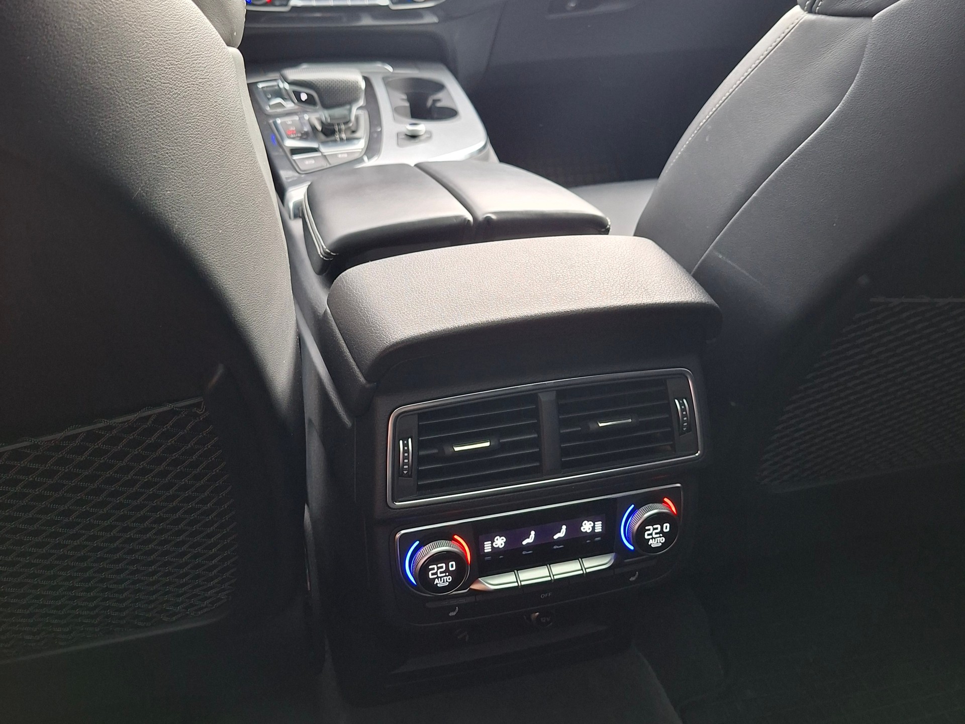 AUDI Q7 3.0 TDI quattro tiptronic-image-11