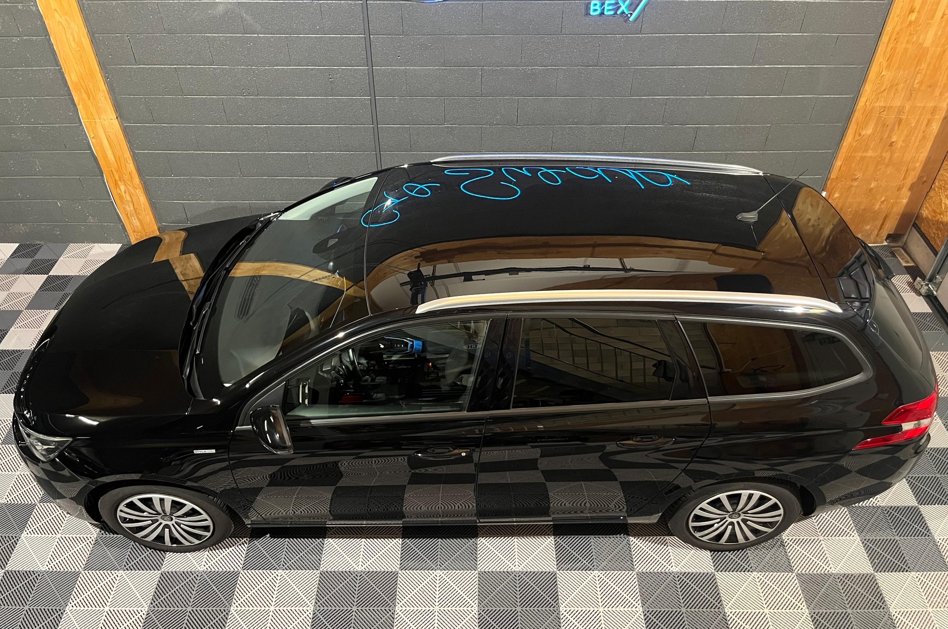 PEUGEOT 308 SW 1.2 Pure Tech Style EAT8-image-6