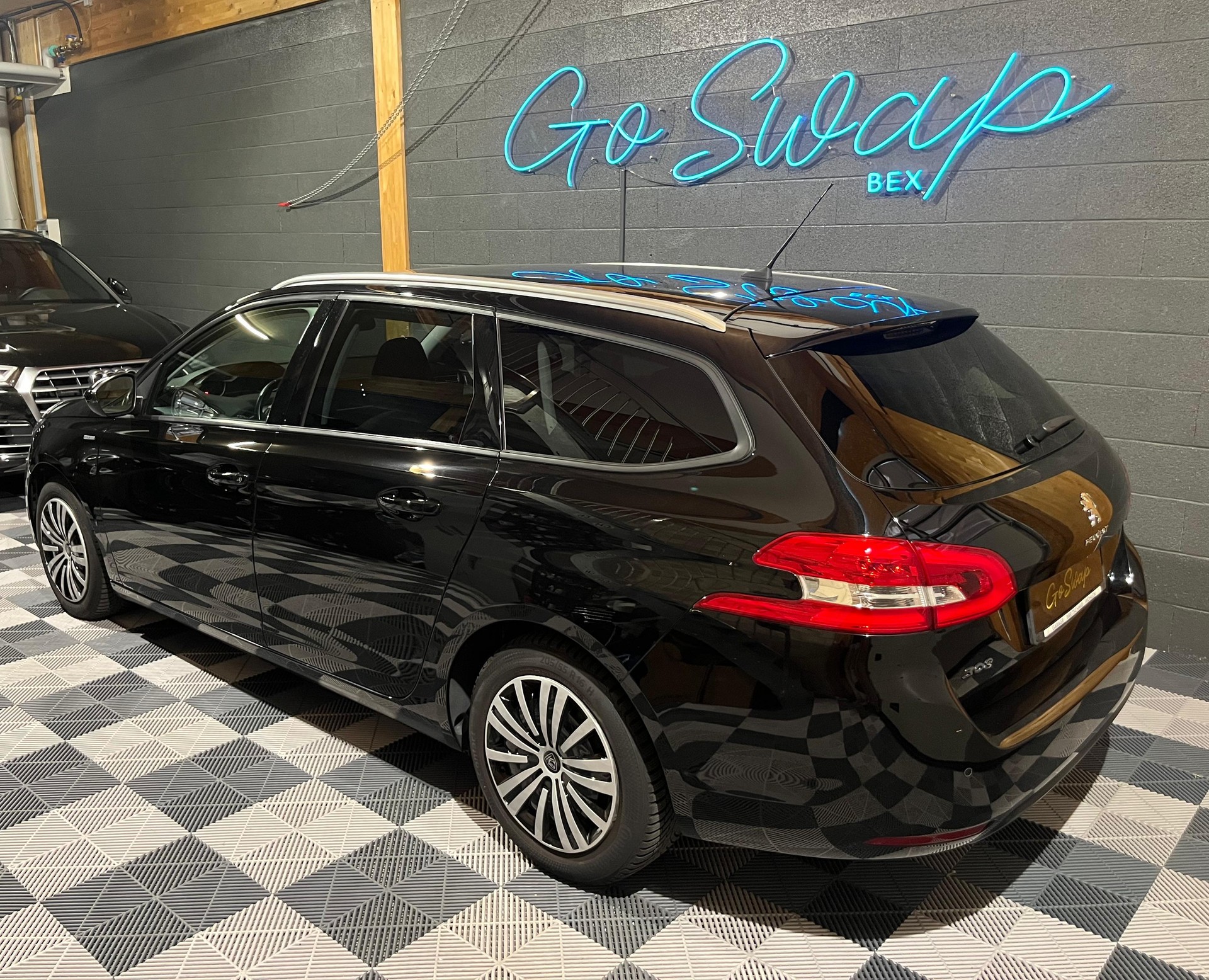 PEUGEOT 308 SW 1.2 Pure Tech Style EAT8-image-7