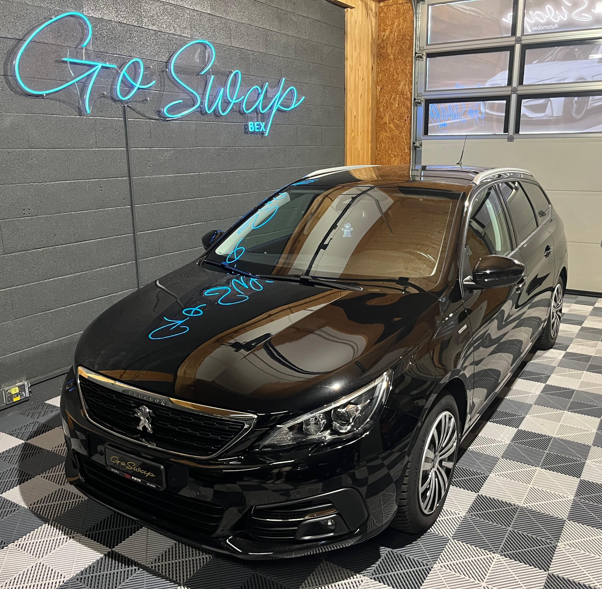 PEUGEOT 308 SW 1.2 Pure Tech Style EAT8-image-4