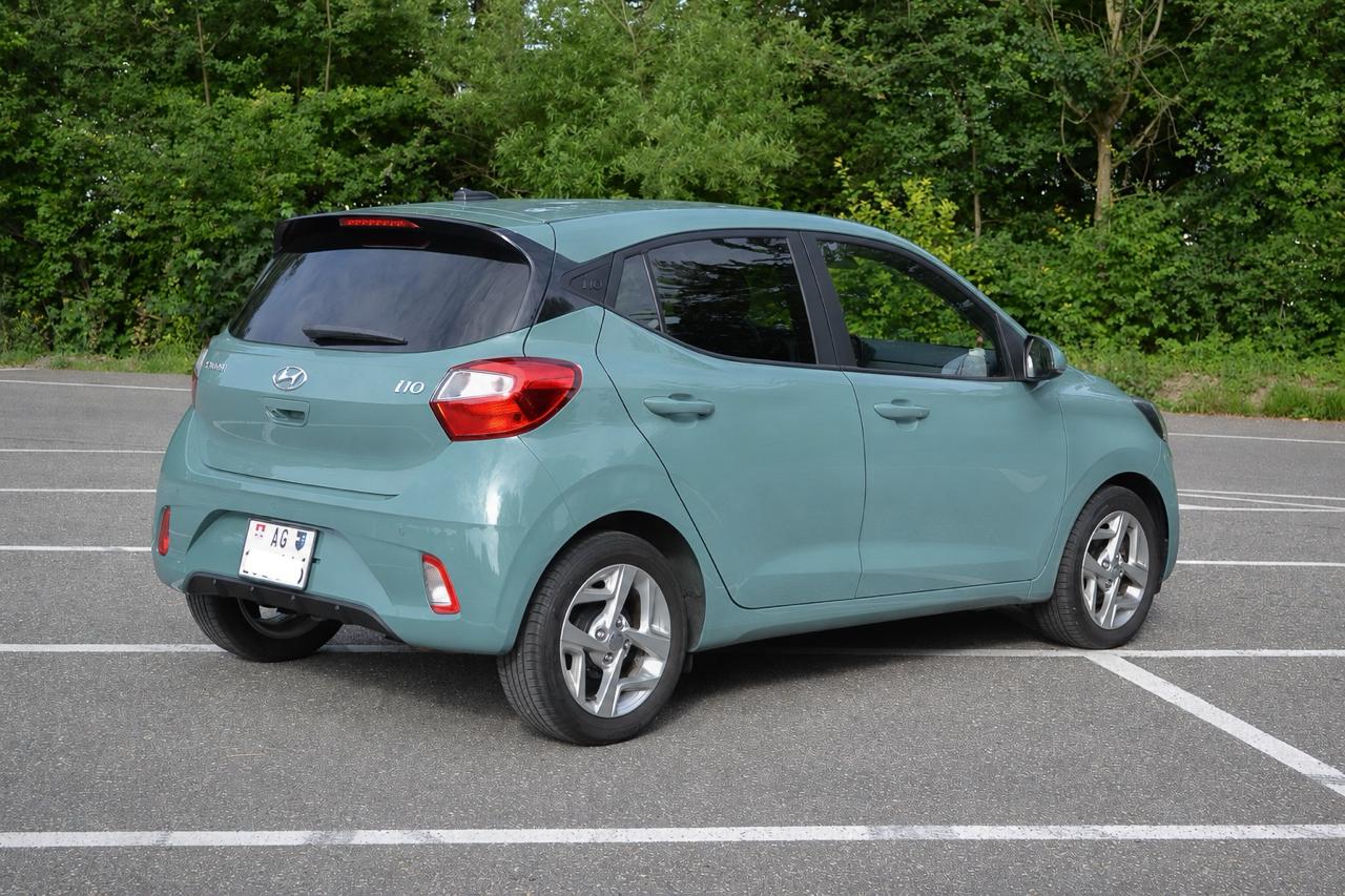 HYUNDAI i10 1.2 Amplia-showroom-element-1