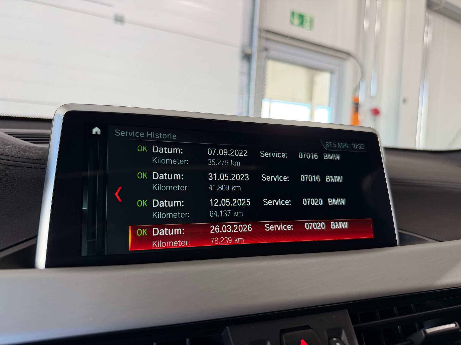 BMW X2 M35i Steptronic (CH) 20'' + Tieferlegung (KW)-image-10