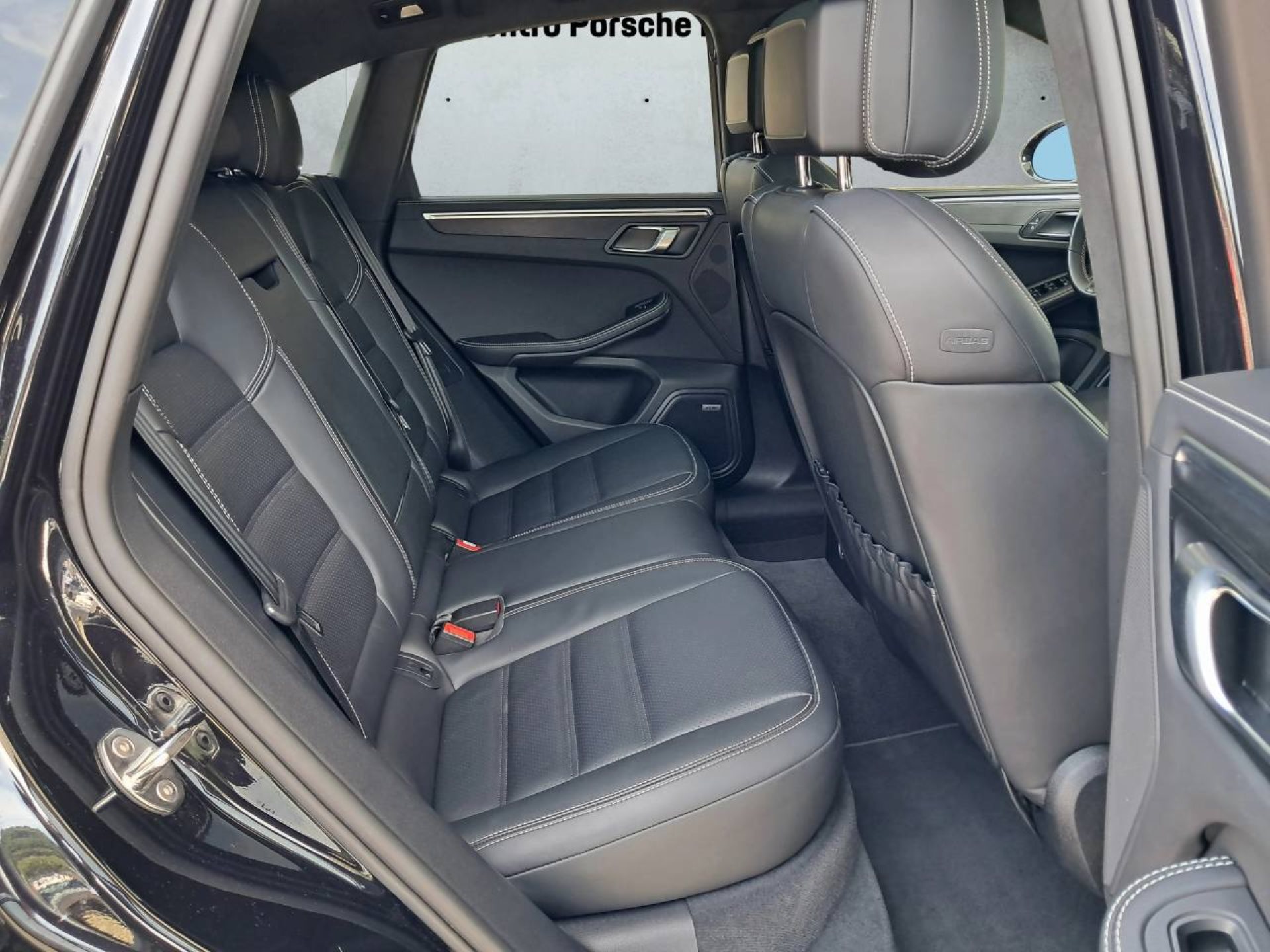 PORSCHE Macan GTS (MY23)-image-17