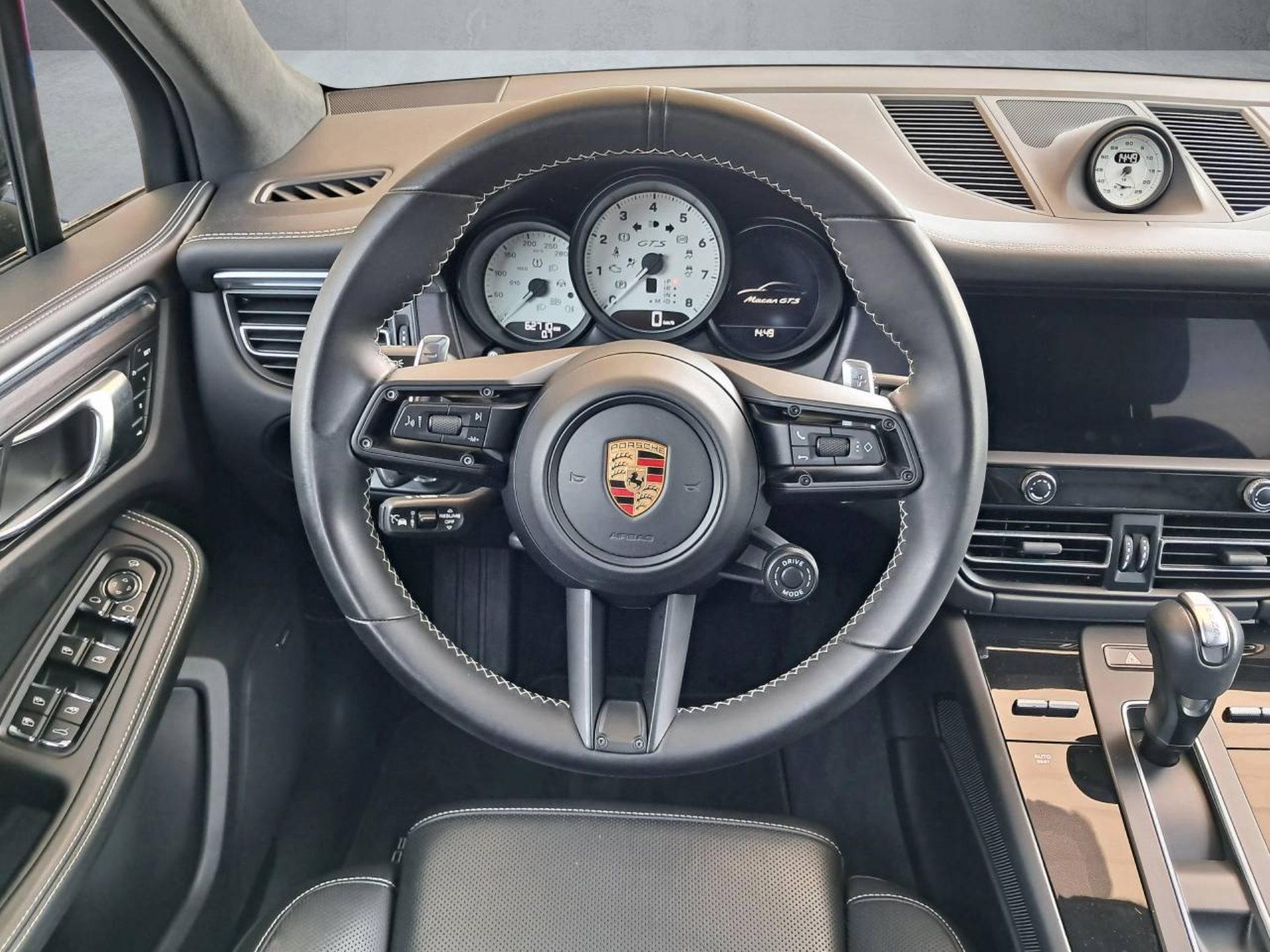 PORSCHE Macan GTS (MY23)-image-12