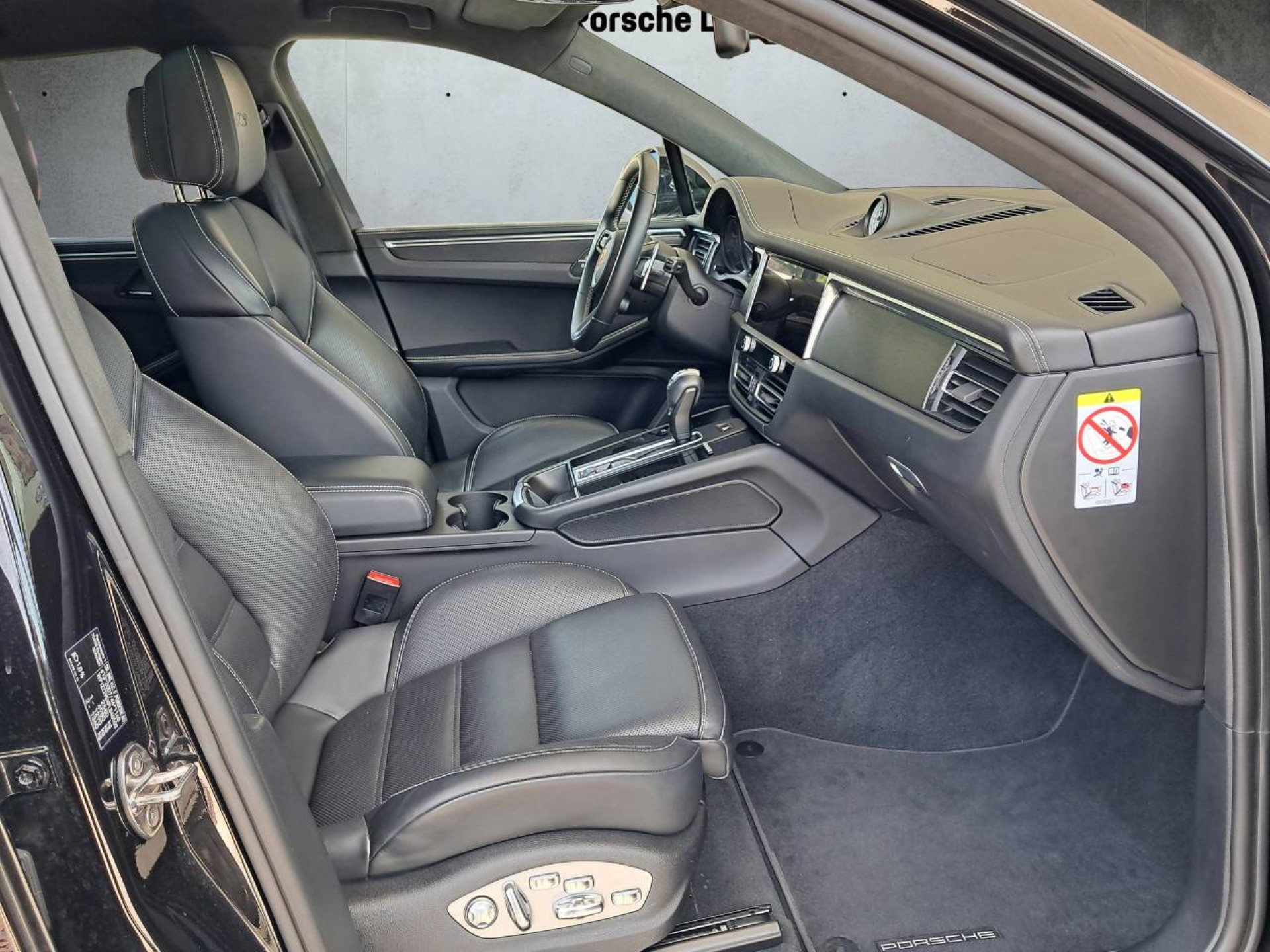 PORSCHE Macan GTS (MY23)-image-13