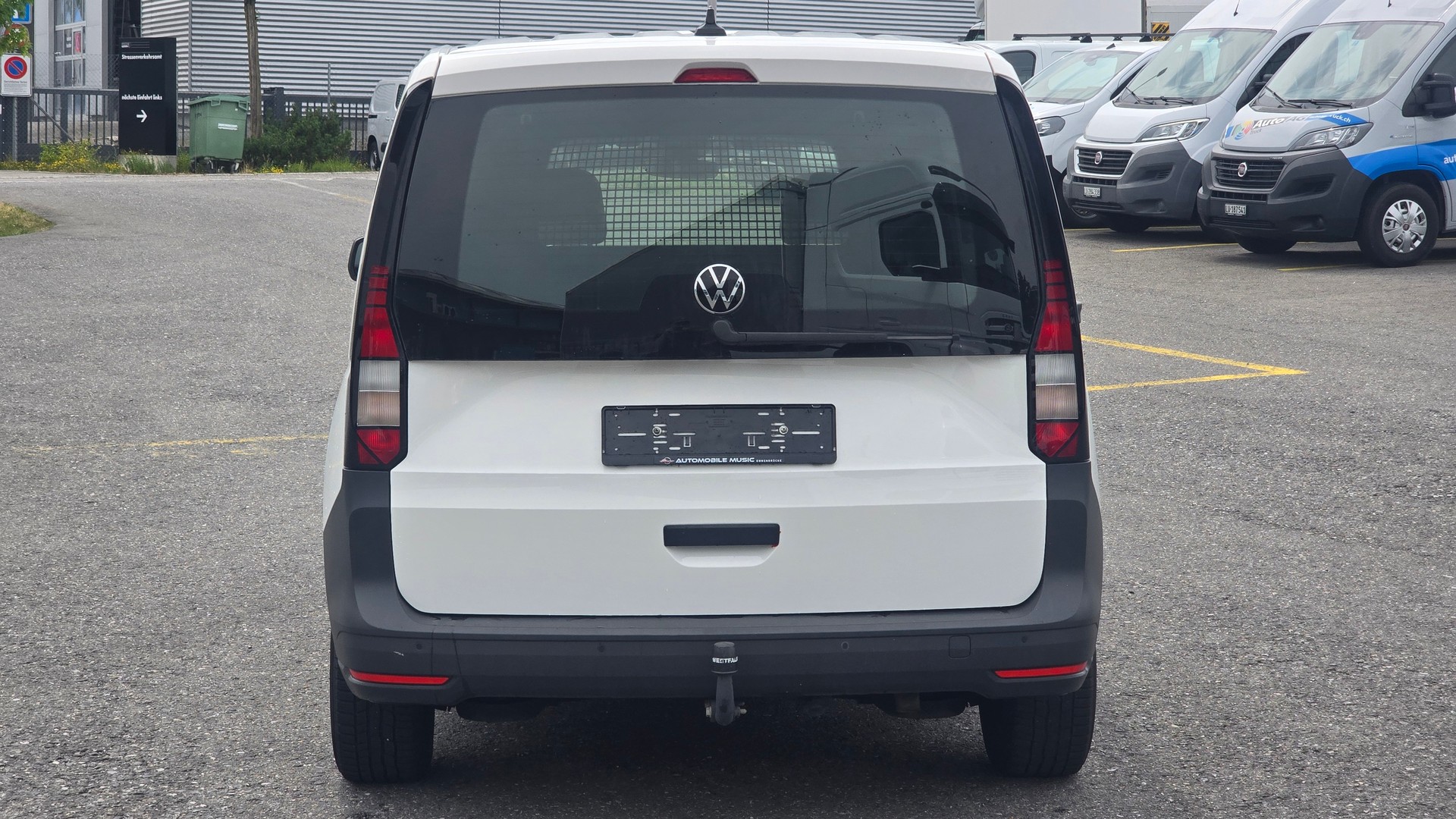 VW Caddy Cargo 2.0TDI-image-5