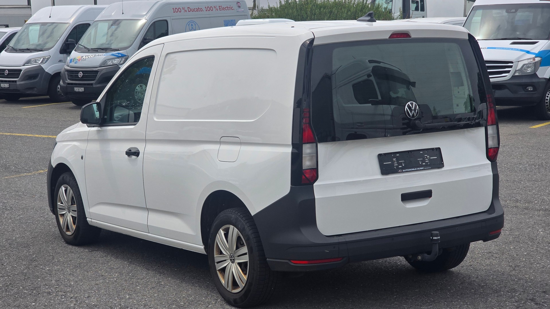 VW Caddy Cargo 2.0TDI-image-6