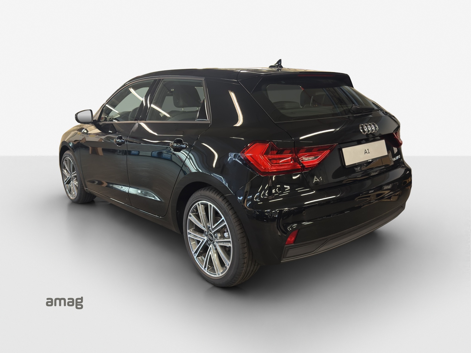 AUDI A1 Sportback 30 TFSI Attraction S-tronic-image-2