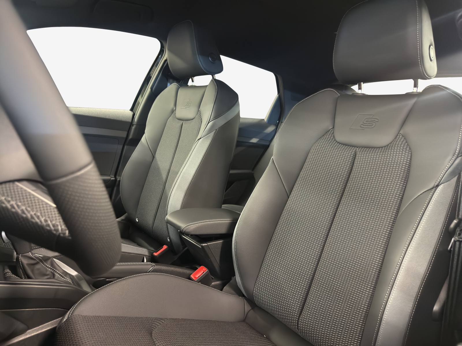 AUDI A1 Sportback 30 TFSI Attraction S-tronic-image-15