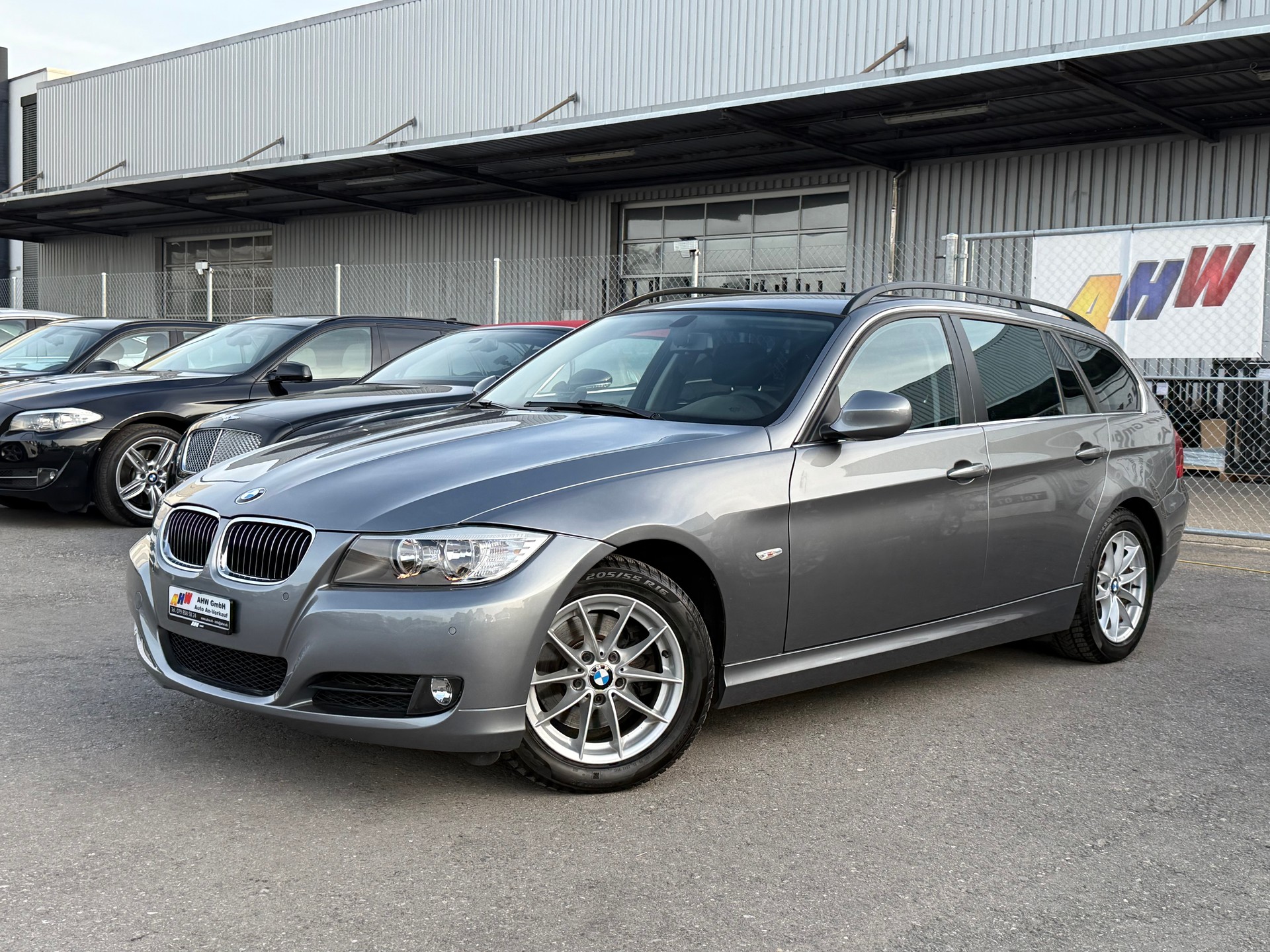 BMW 325i Touring Steptronic / Frisch ab MFK & Service / 1.Hand von Senior / Facelift / KM GARANTIERT!