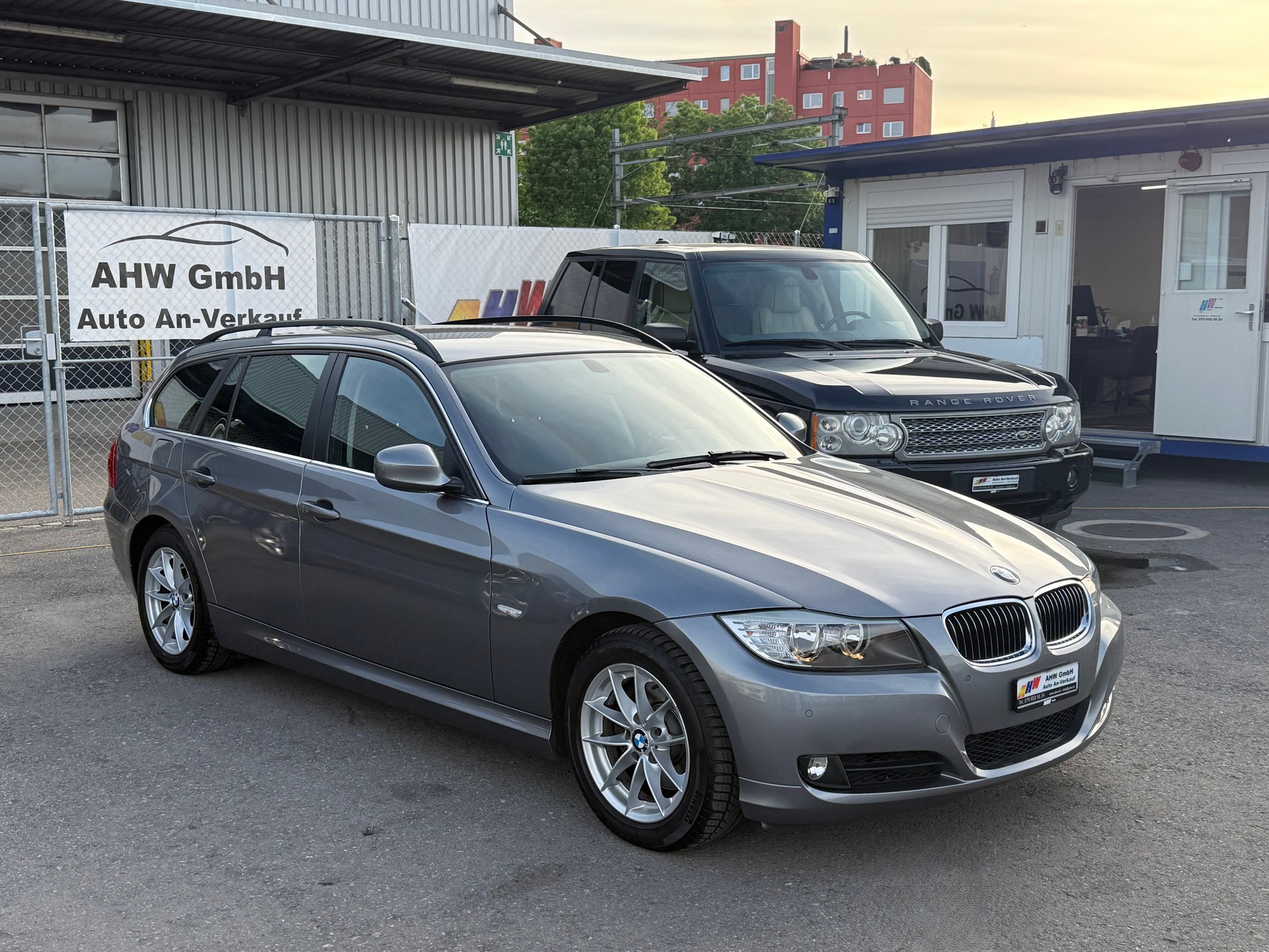 BMW 325i Touring Steptronic / Frisch ab MFK & Service / 1.Hand von Senior / Facelift / KM GARANTIERT!-image-2