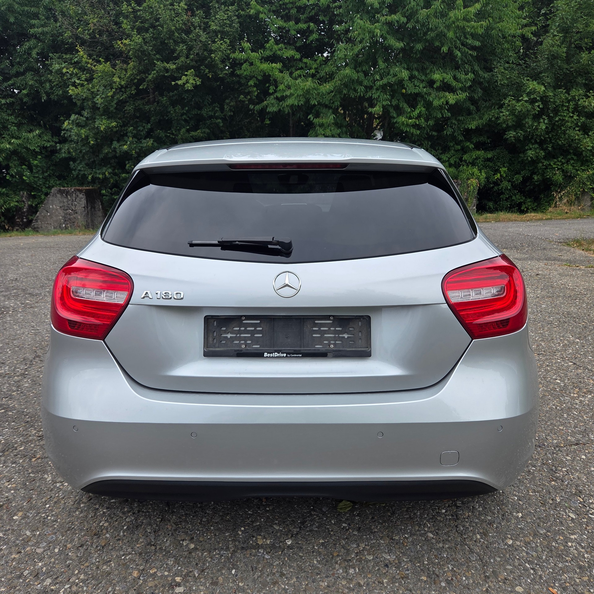 MERCEDES-BENZ A 180 Style 7G-DCT-image-7