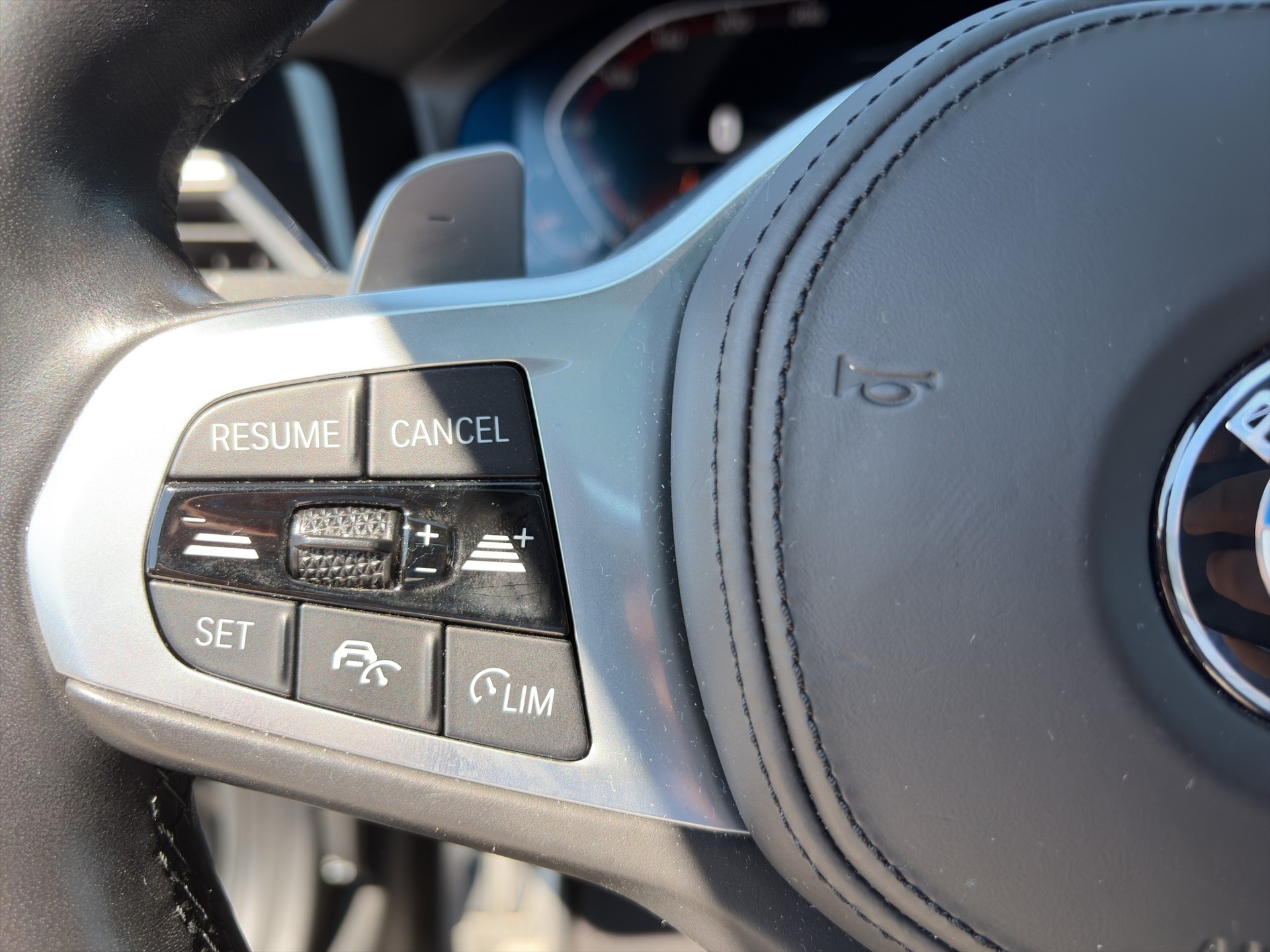 BMW 320d xDrive 48V Touring M Sport Steptronic-image-14