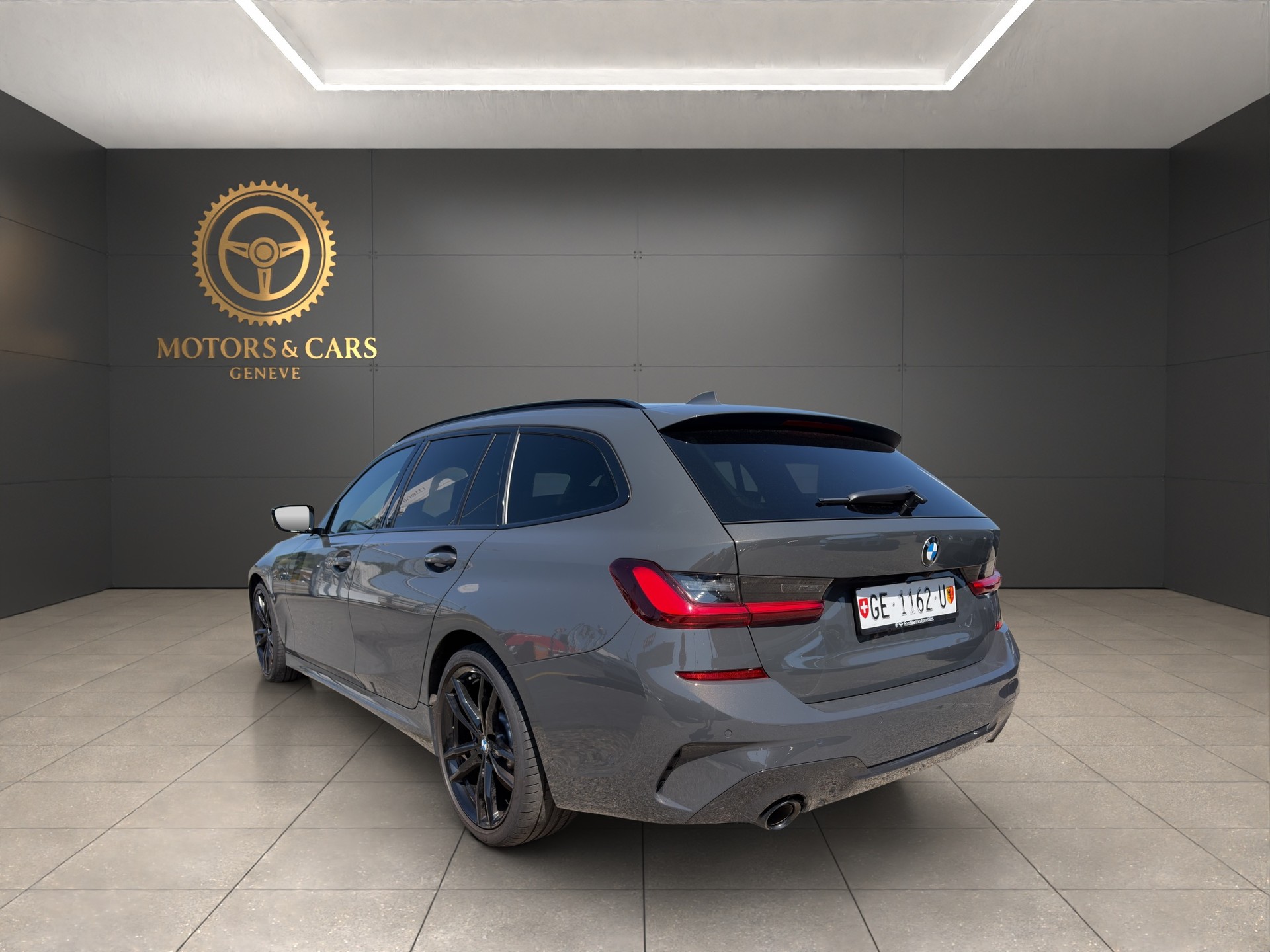 BMW 320d xDrive 48V Touring M Sport Steptronic-image-6