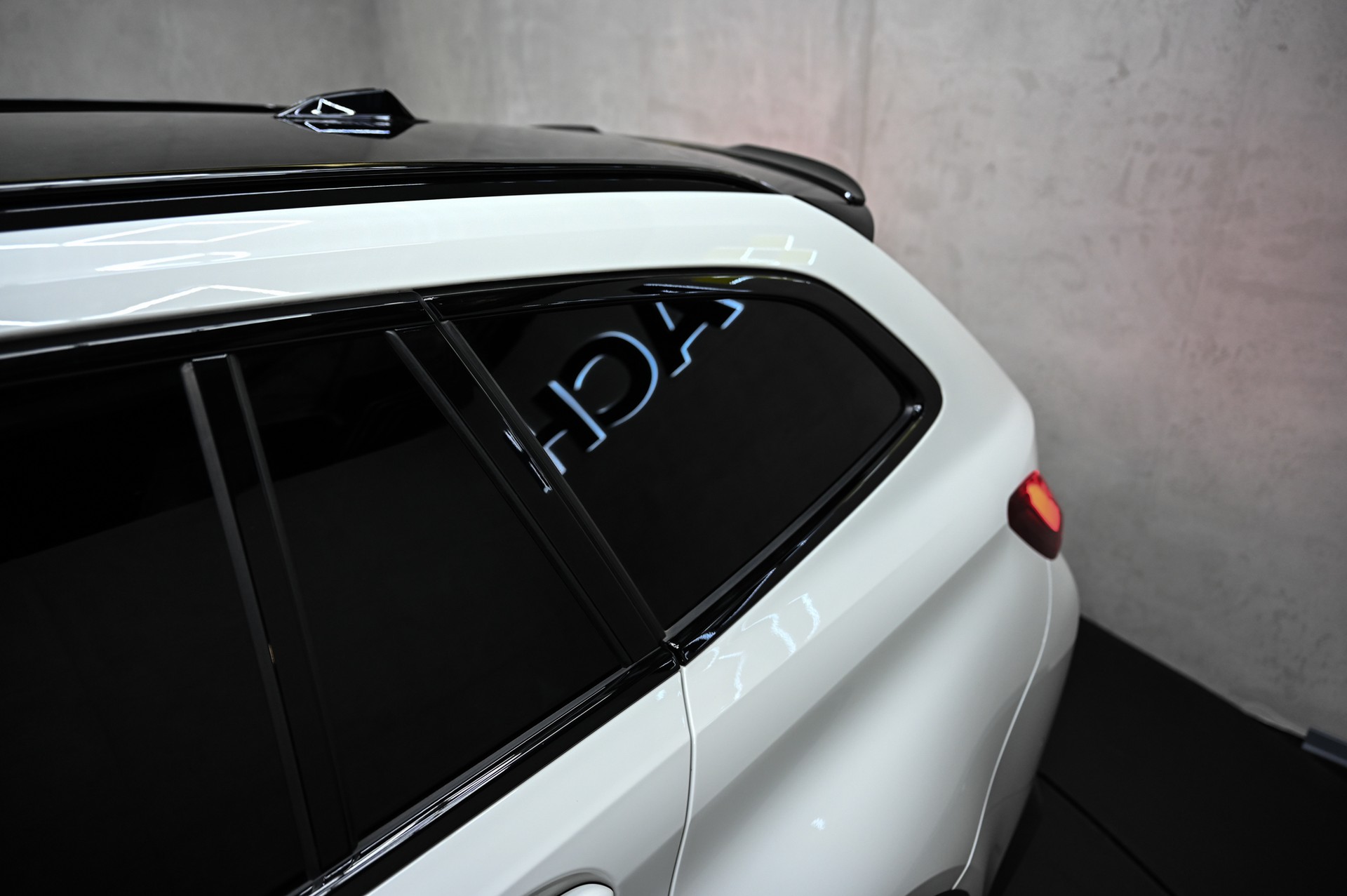 BMW M3 Competition xDrive Touring-image-16