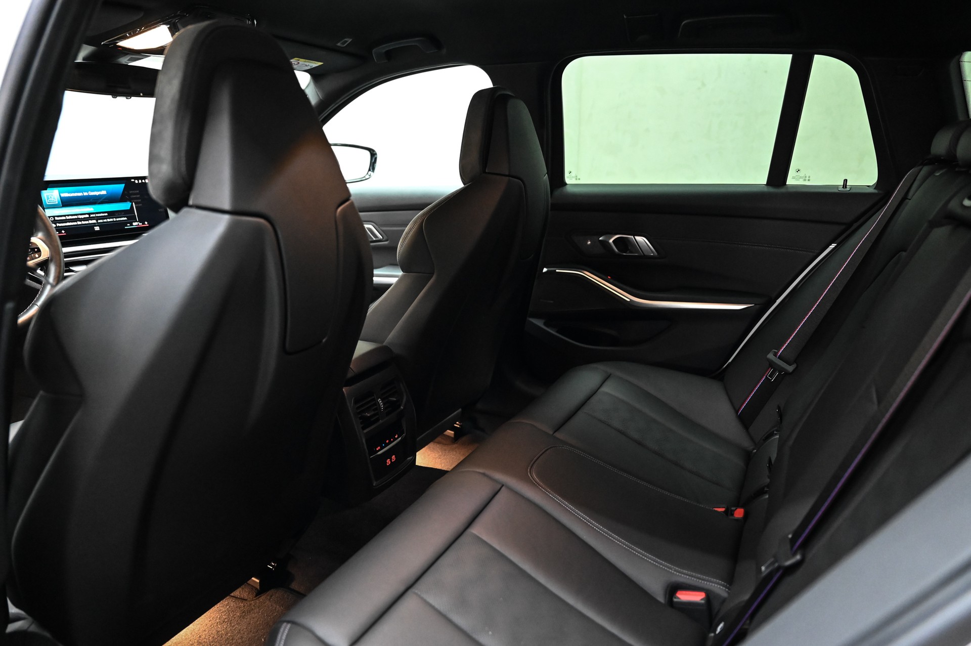 BMW M3 Competition xDrive Touring-image-31