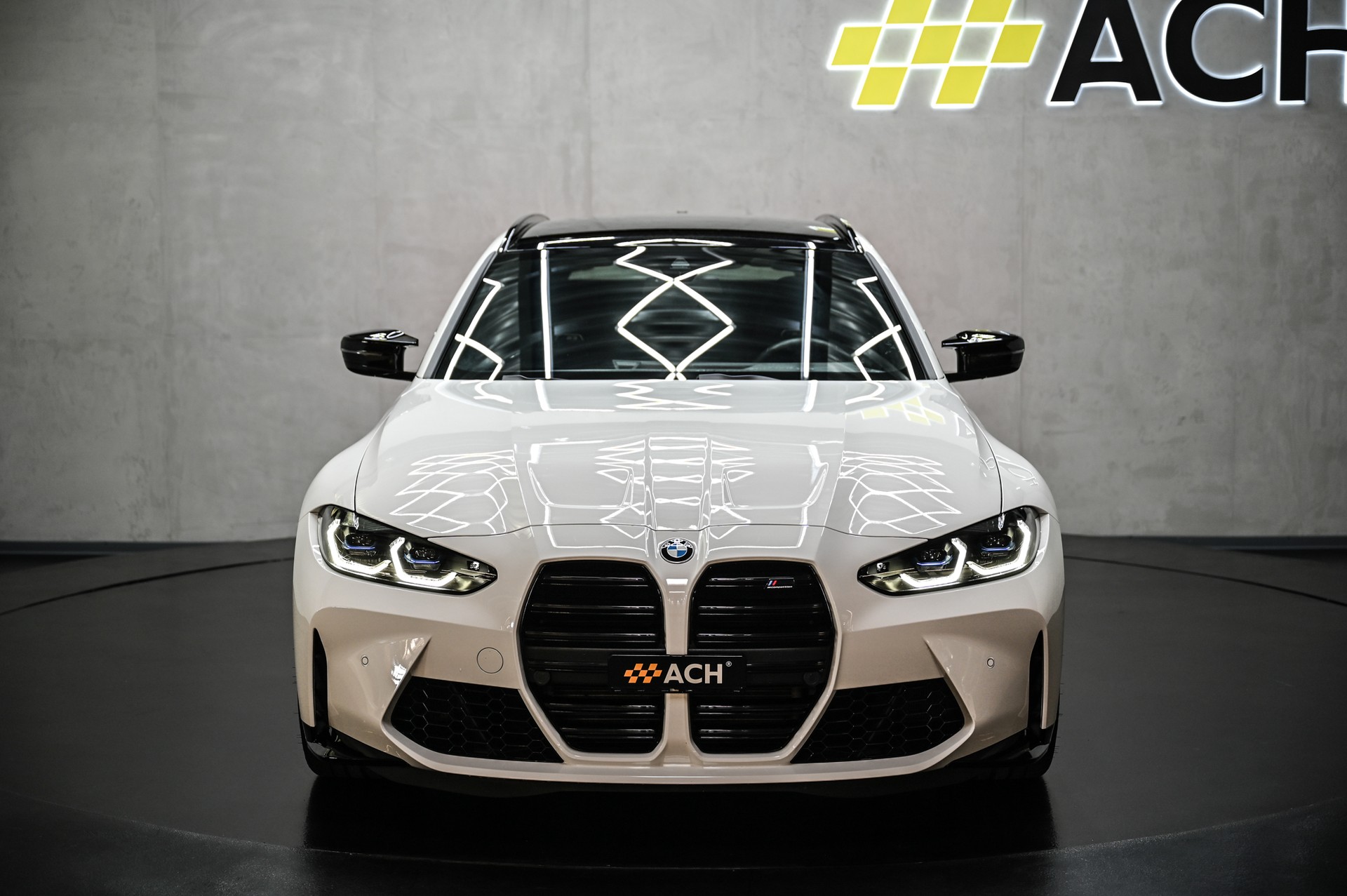 BMW M3 Competition xDrive Touring-showroom-element-1