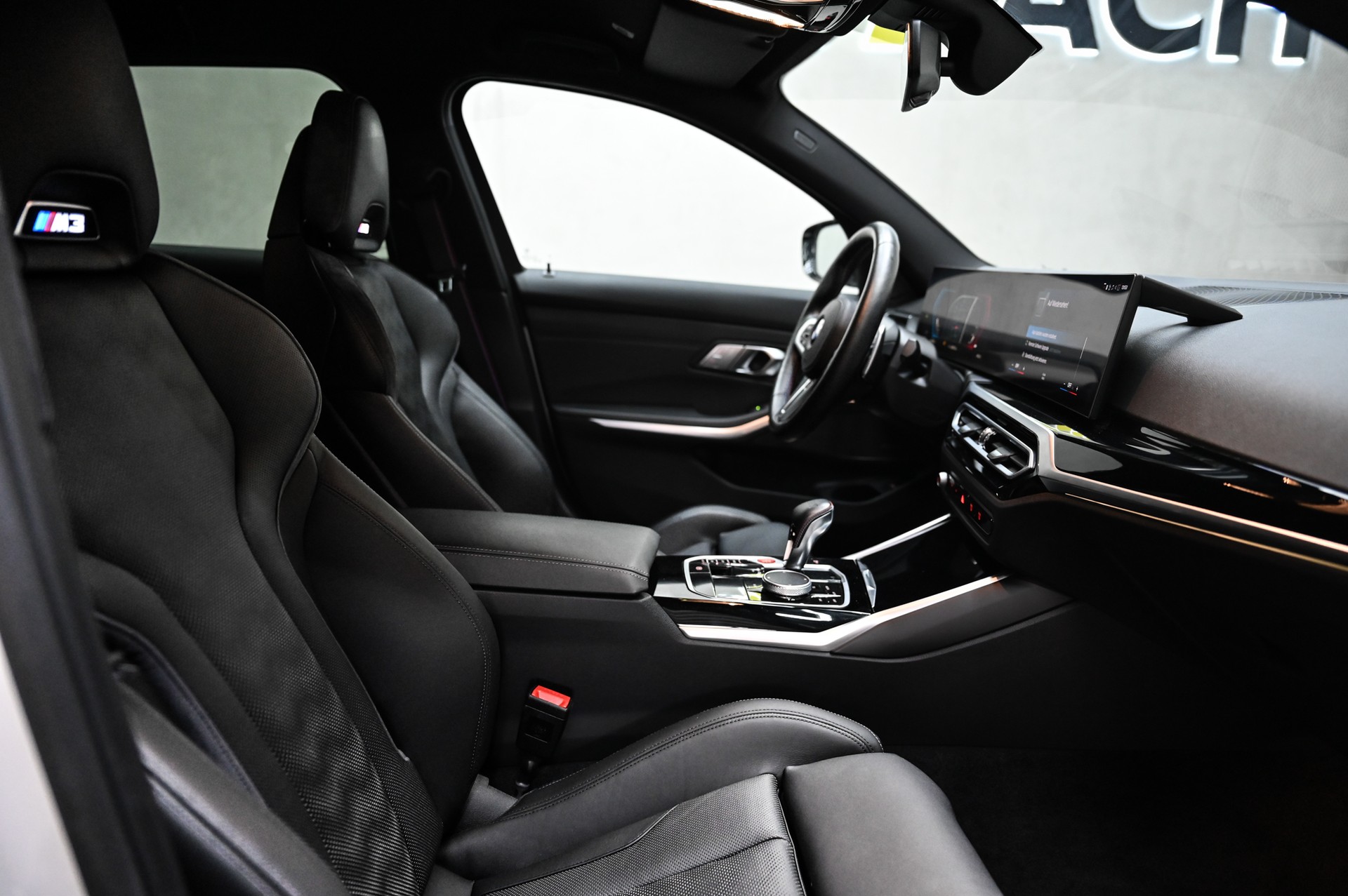 BMW M3 Competition xDrive Touring-image-35