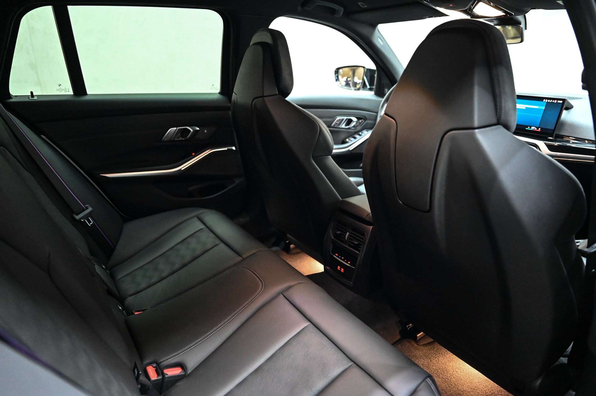 BMW M3 Competition xDrive Touring-image-33