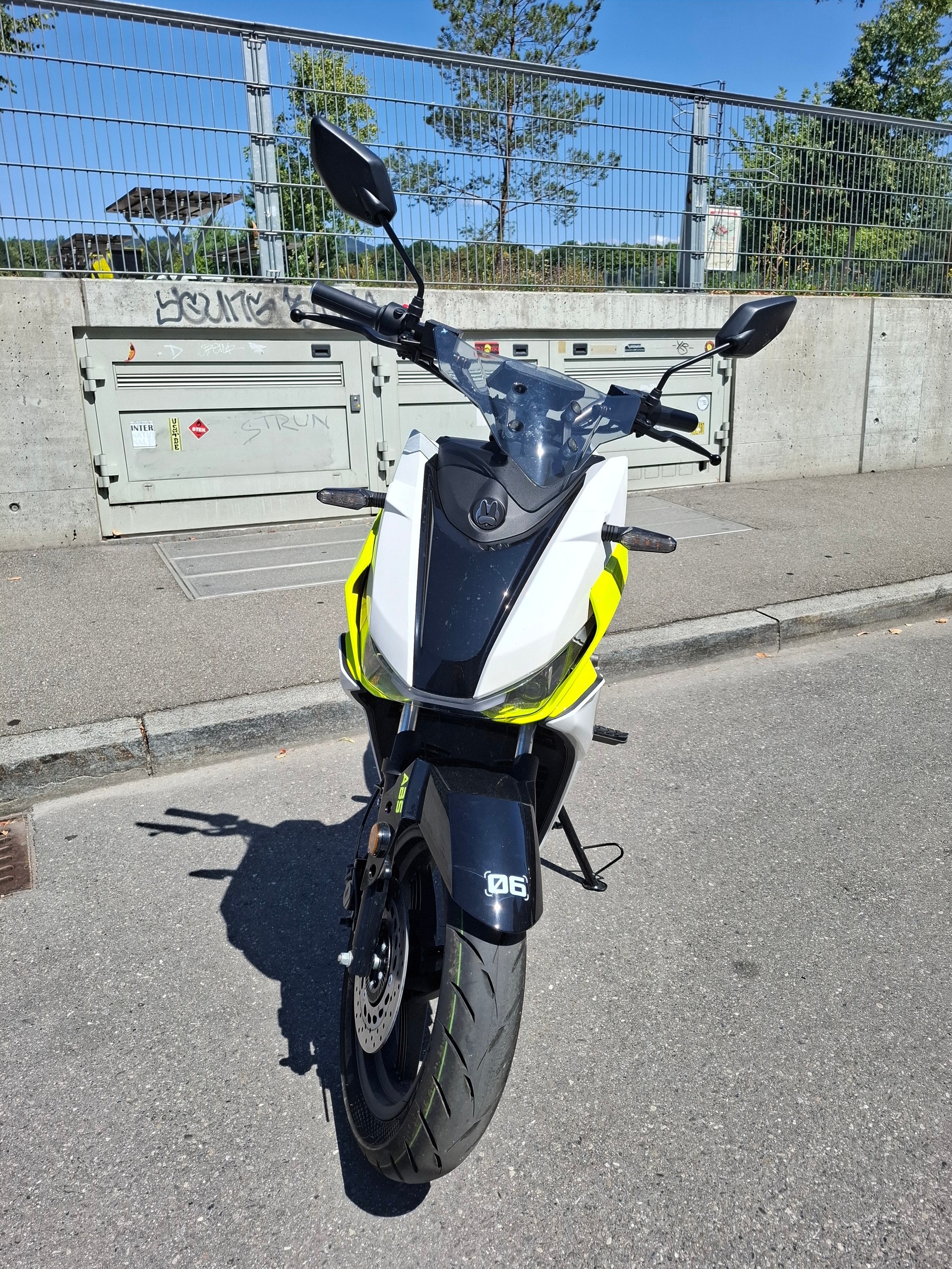 FELO 125km/h mit Ausweis A1-showroom-element-1