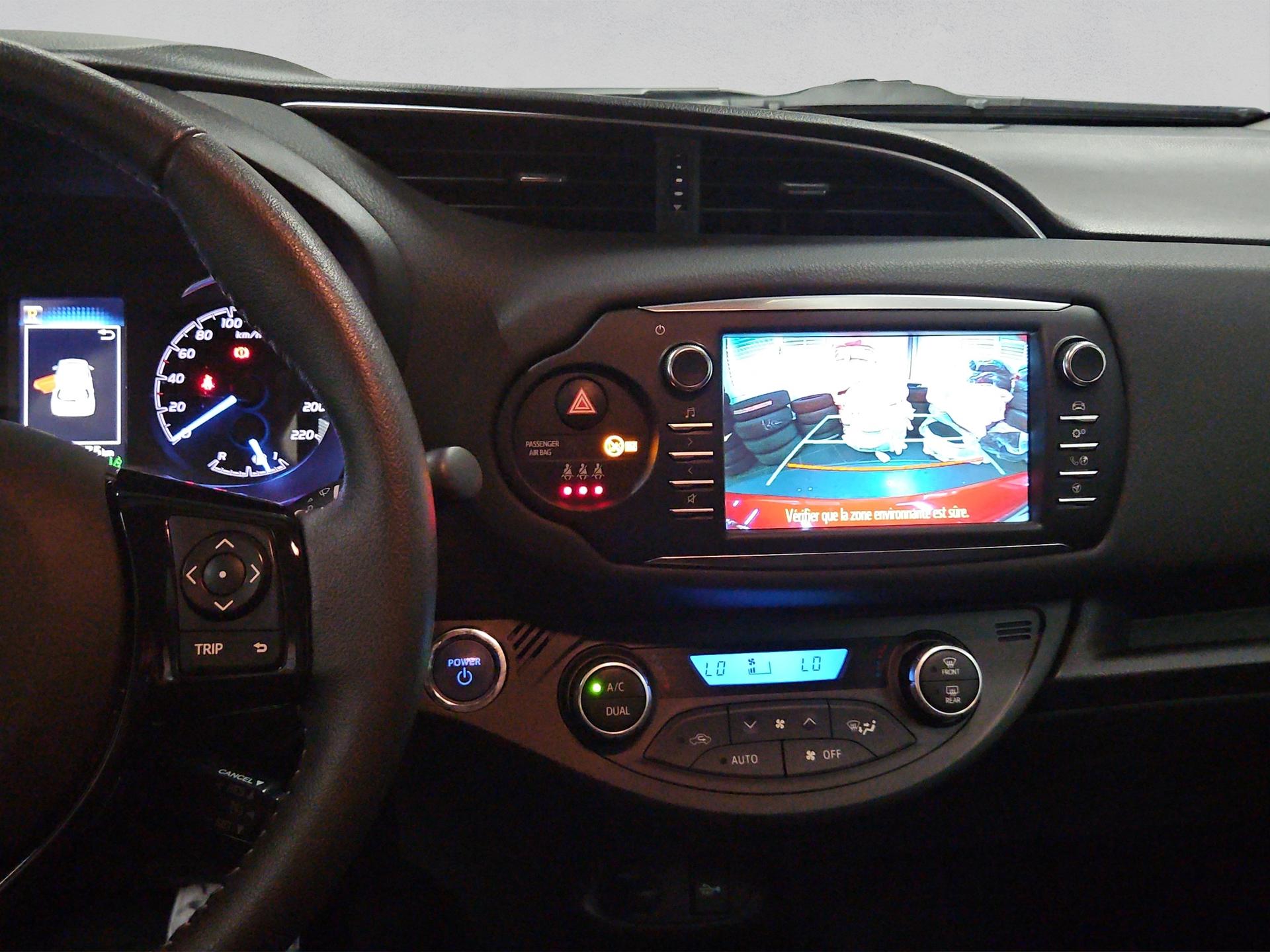 TOYOTA Yaris 1.5 VVT-i Hybrid Trend e-CVT-image-11