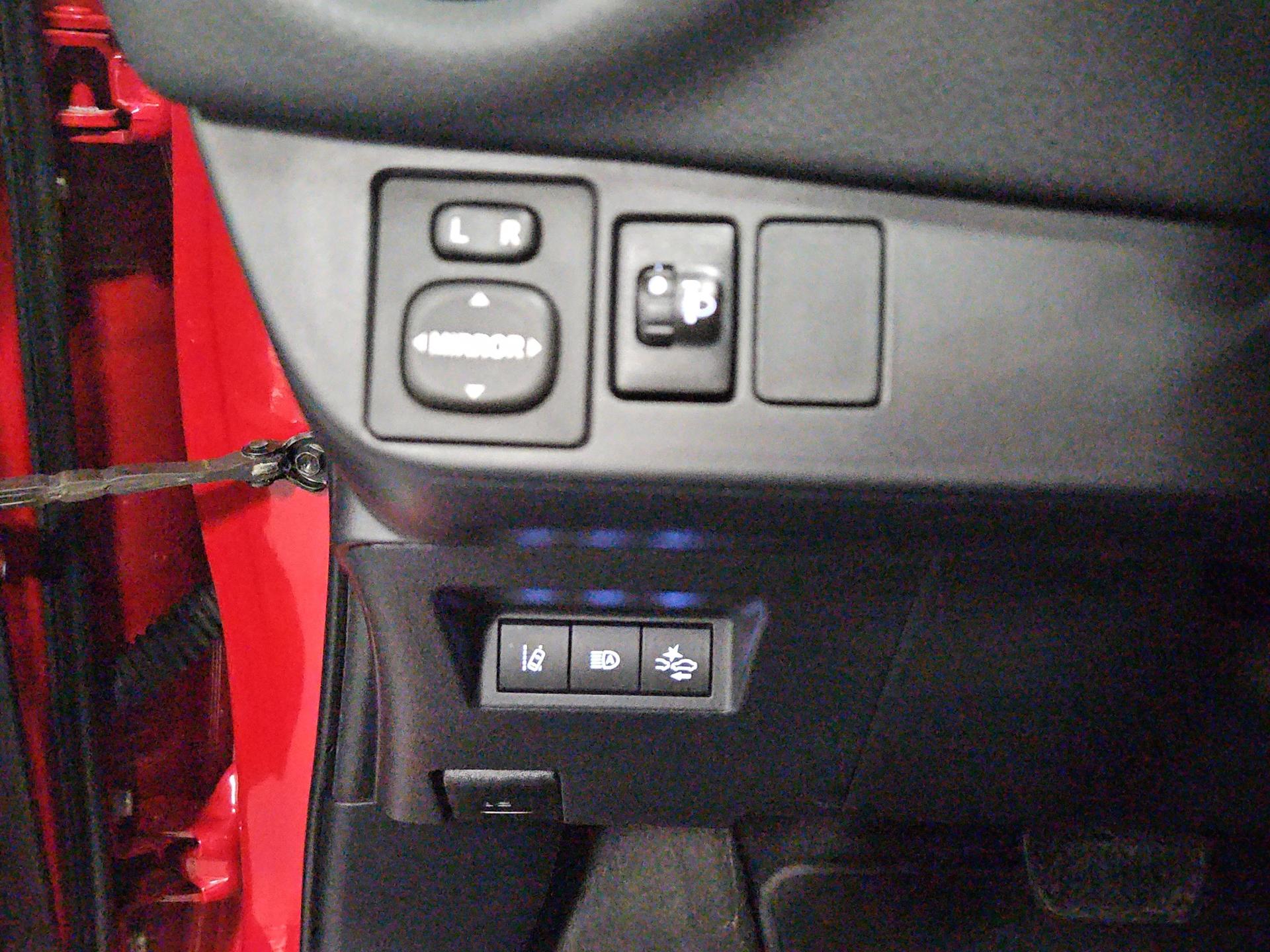 TOYOTA Yaris 1.5 VVT-i Hybrid Trend e-CVT-image-21