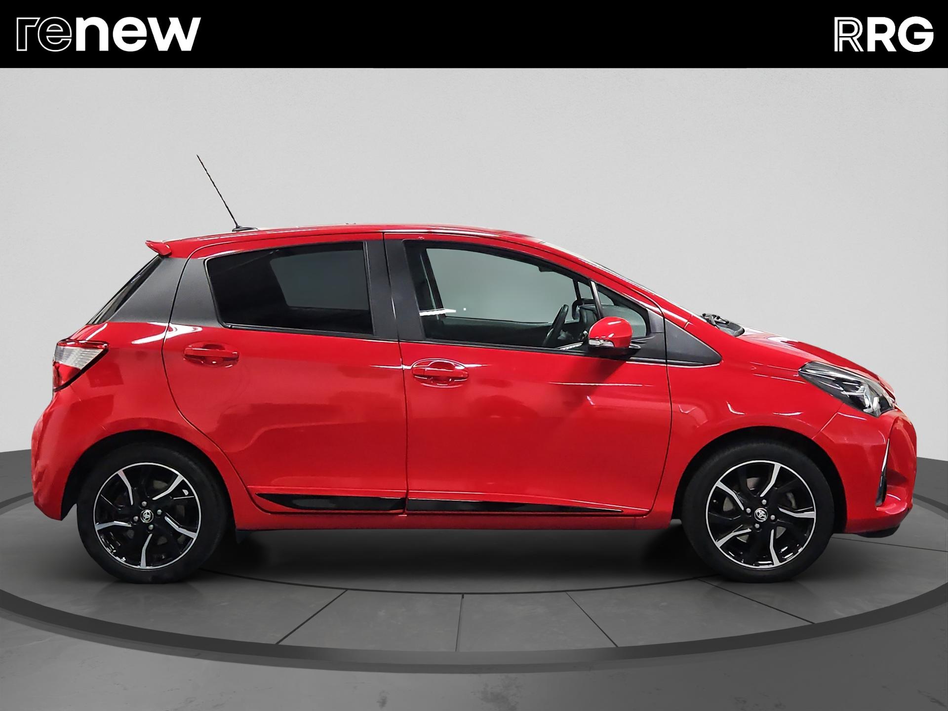 TOYOTA Yaris 1.5 VVT-i Hybrid Trend e-CVT-showroom-element-1