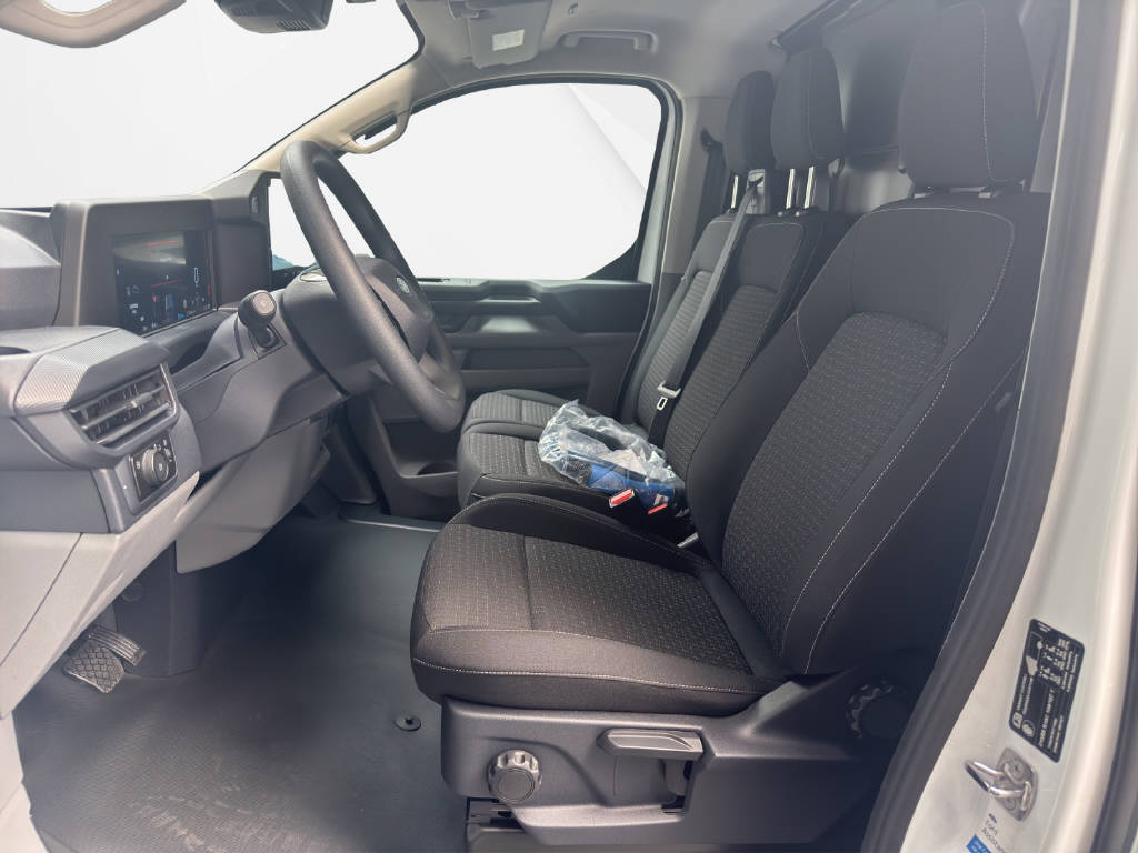 FORD Transit Custom Van 320 L1 2.5 Duratec 233 Trend PHEV-image-4