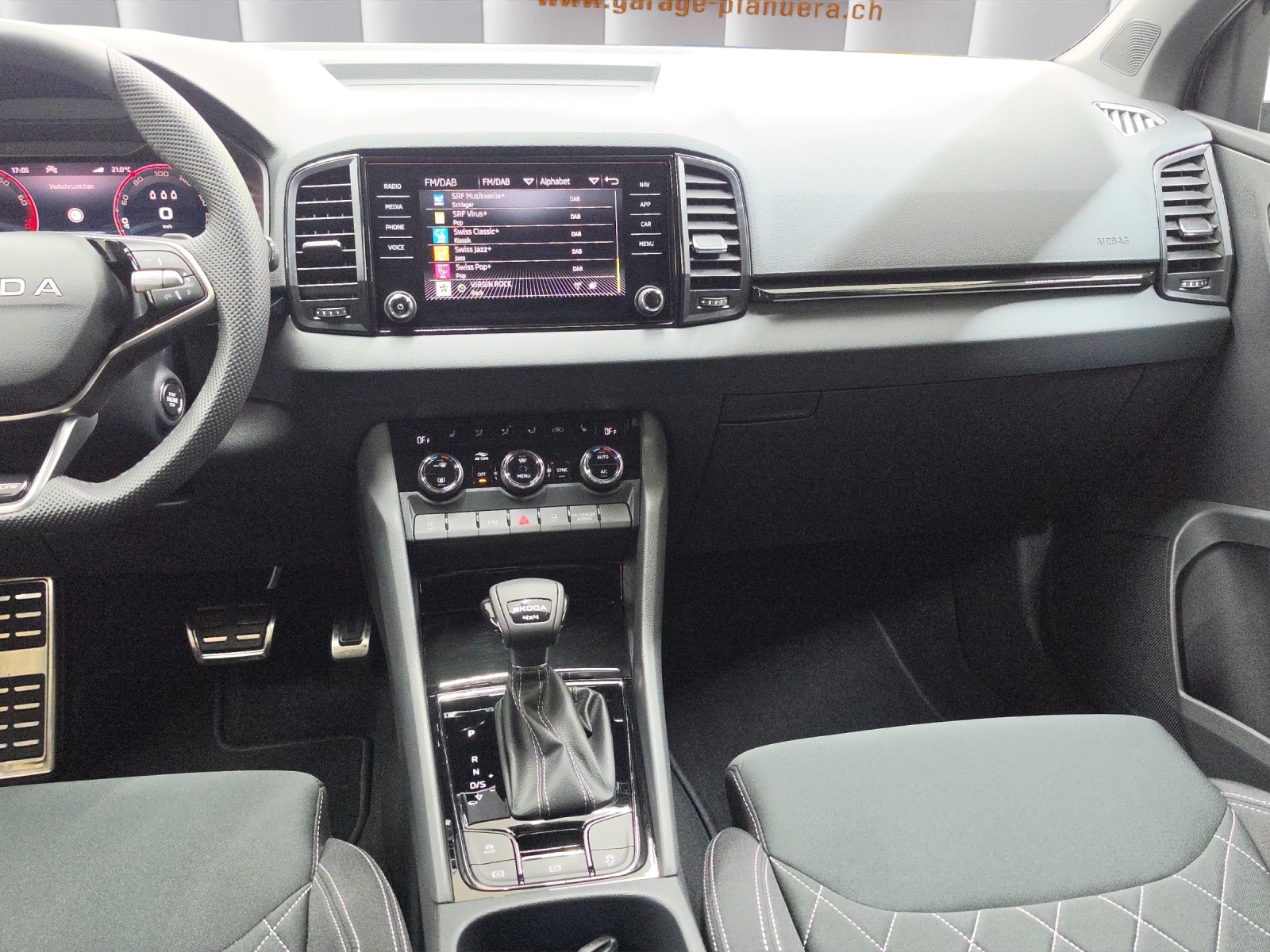 SKODA Karoq 2.0 TSI SportLine 4x4 DSG-image-9