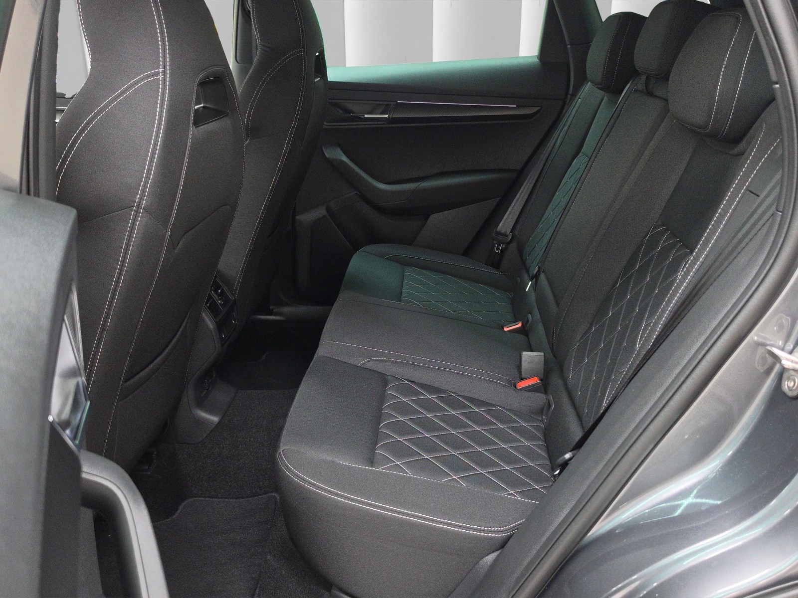 SKODA Karoq 2.0 TSI SportLine 4x4 DSG-image-12