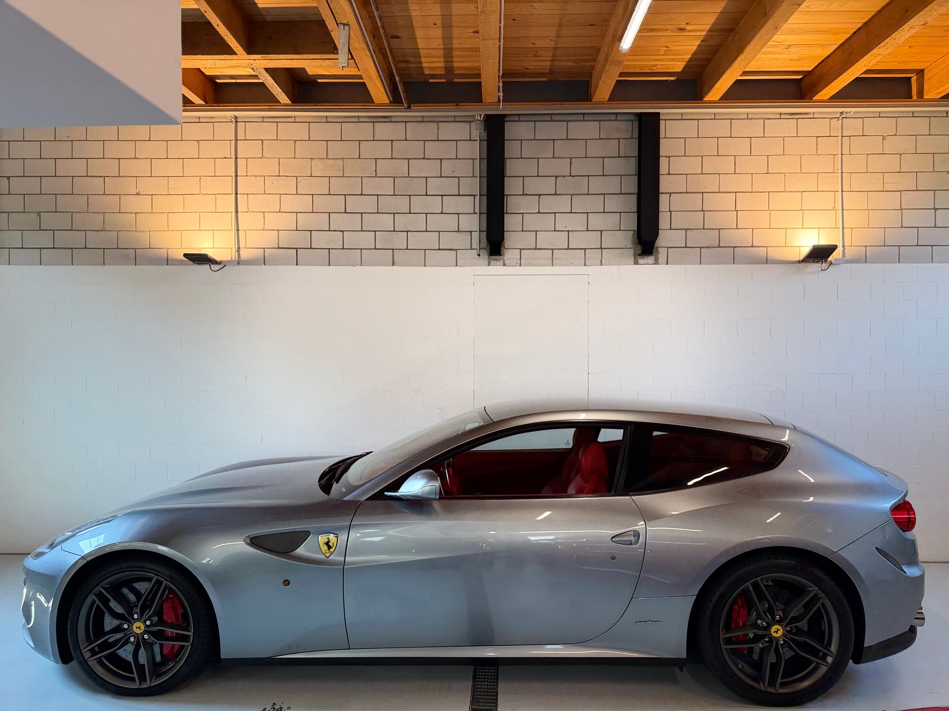 FERRARI FF-image-4