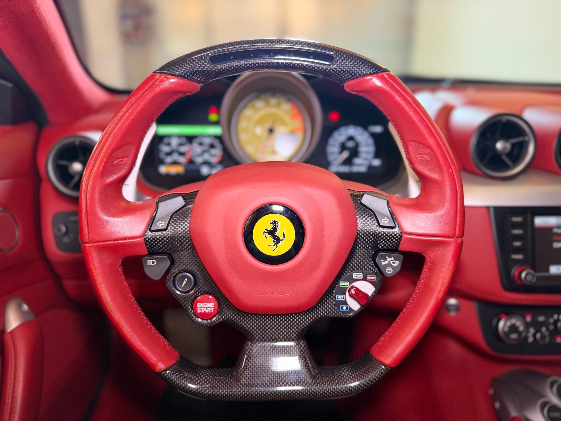 FERRARI FF-image-24