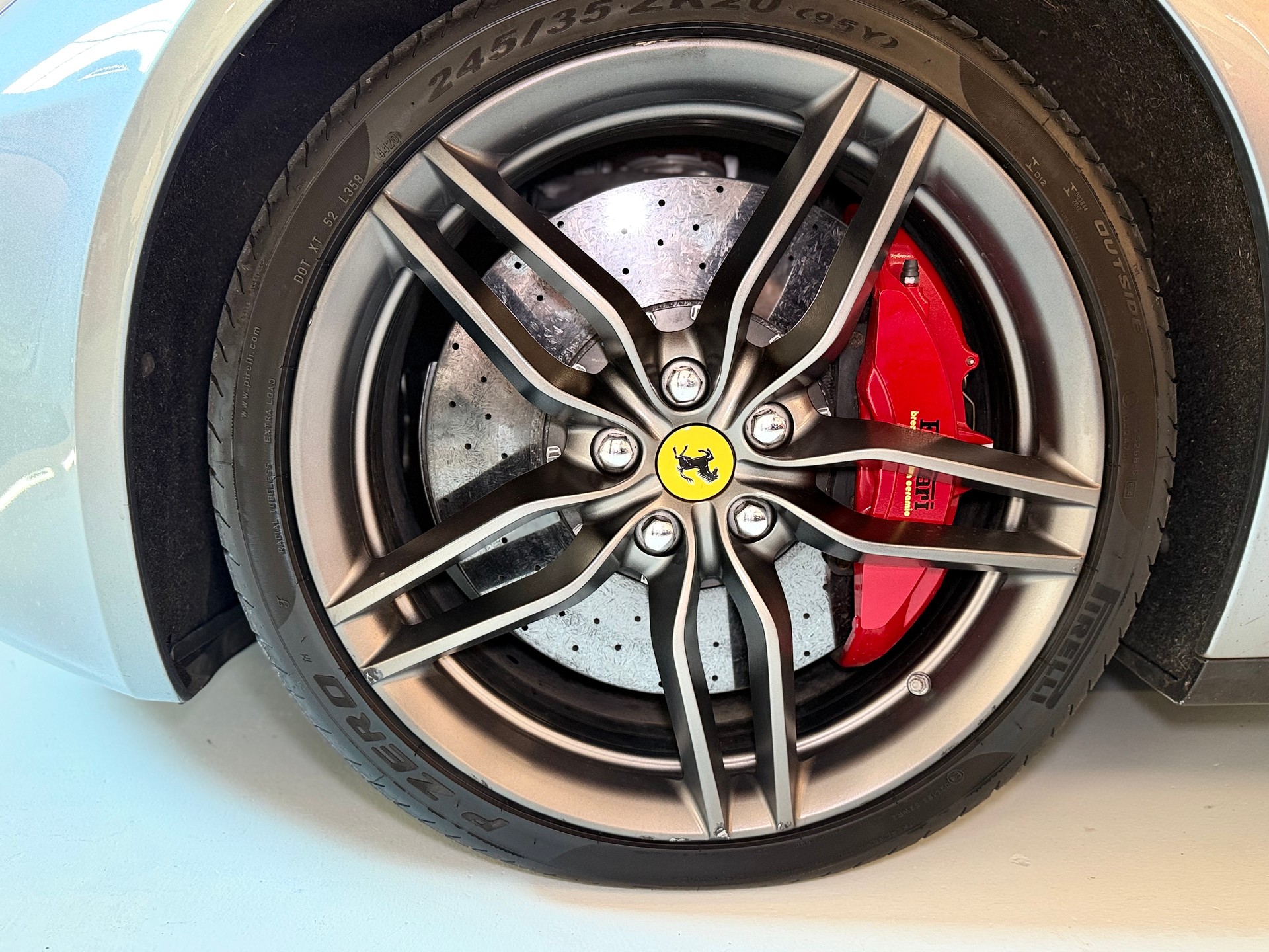 FERRARI FF-image-3