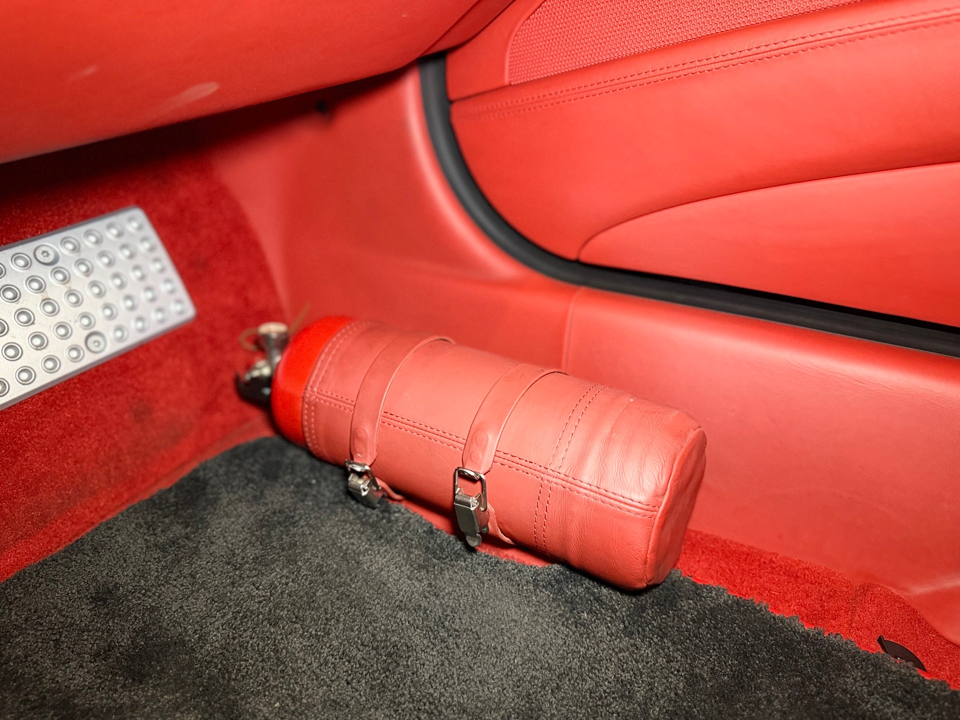 FERRARI FF-image-16