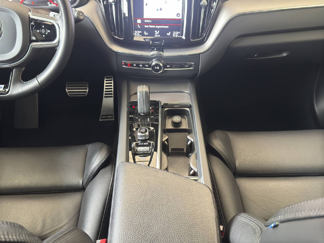 VOLVO XC60 2.0 T8 TE R-Design eAWD-image-15