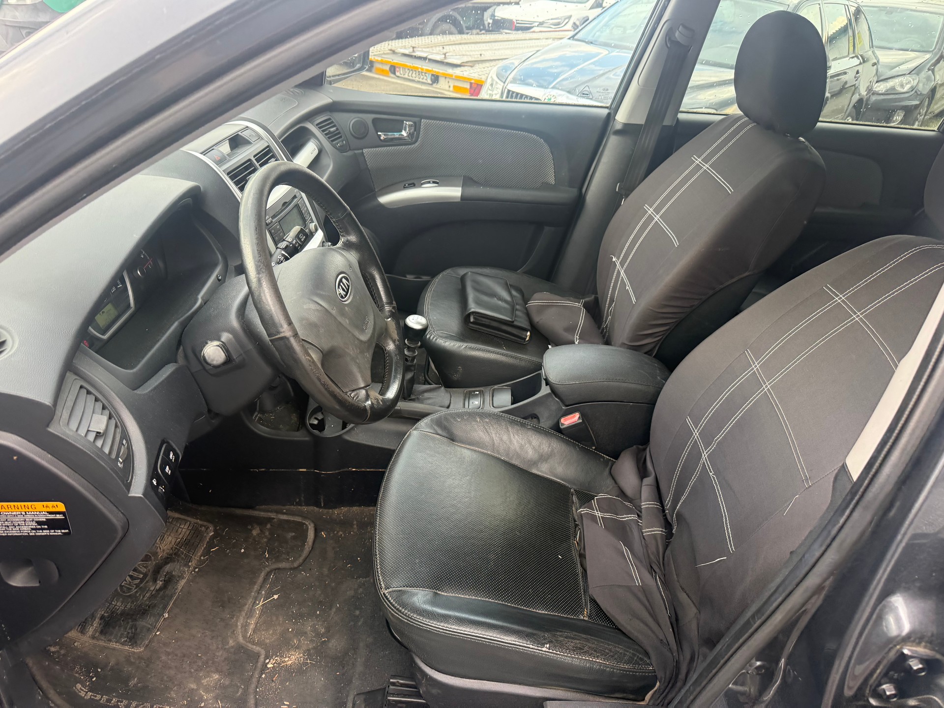 KIA Sportage 2.0 CRDi Style-image-4