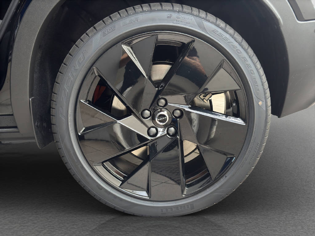 VOLVO EX40 Twin Black Edition AWD-image-12
