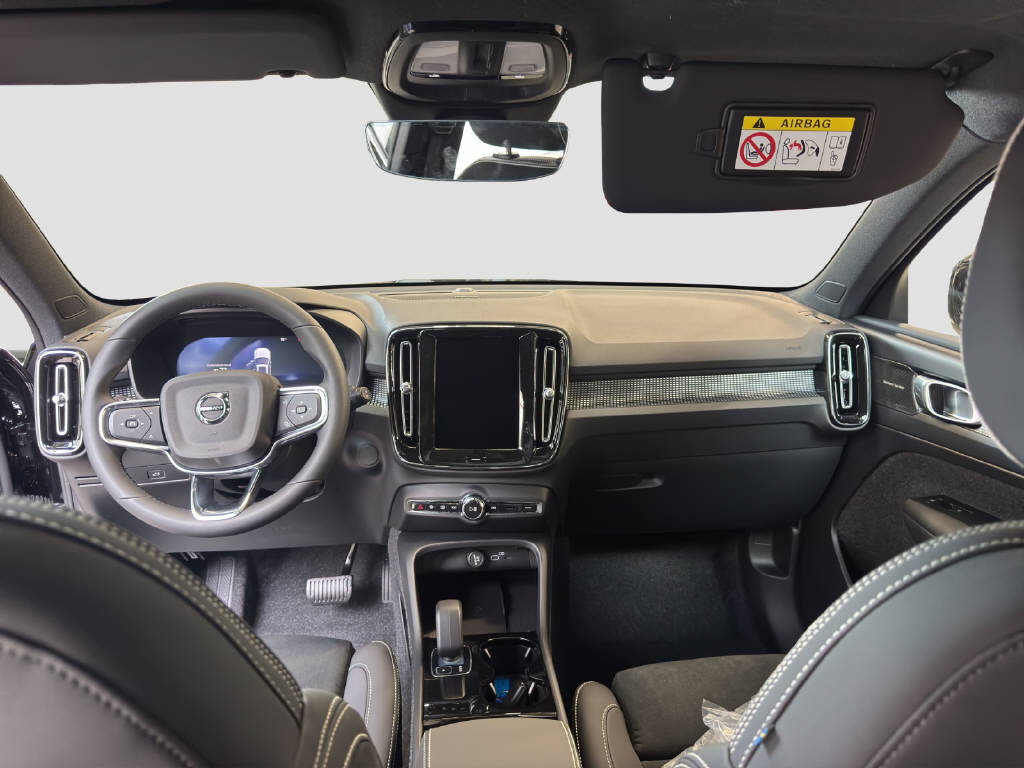 VOLVO EX40 Twin Black Edition AWD-image-8