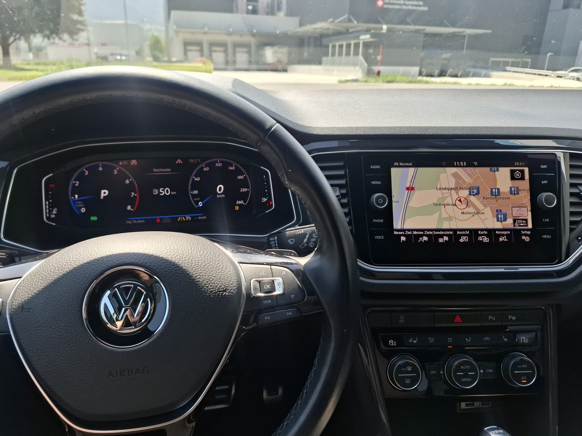 VW T-Roc 2.0 TSI Sport DSG 4Motion-image-5