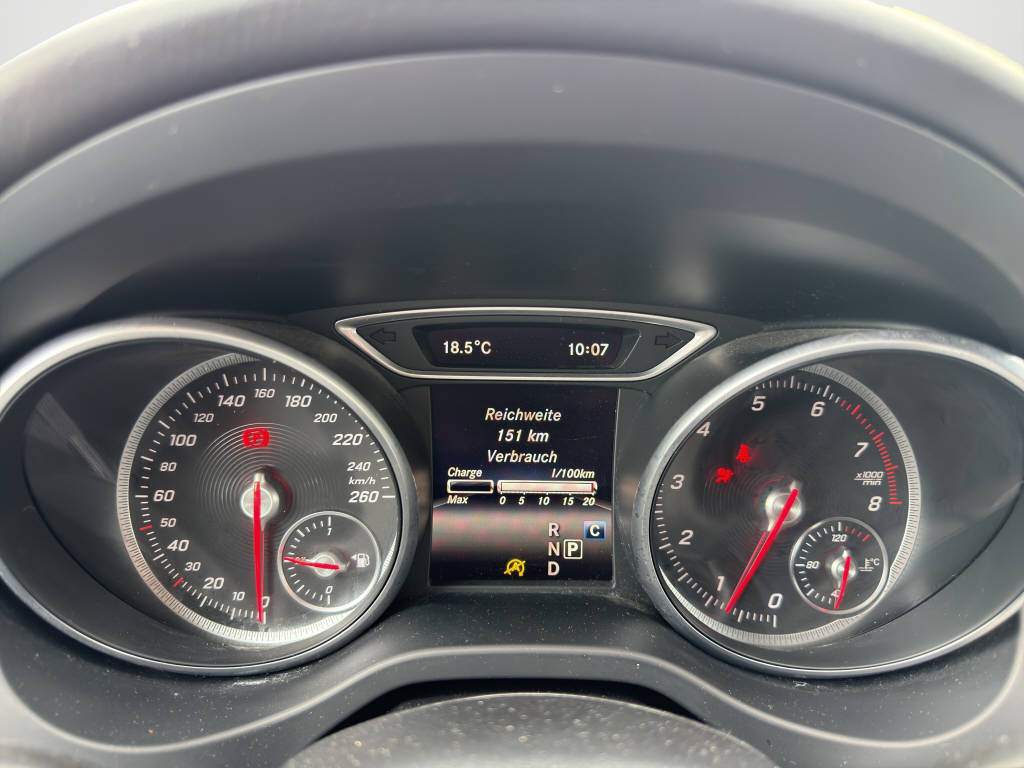 MERCEDES-BENZ CLA 250 AMG Line 4m-image-10