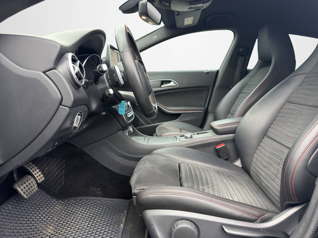 MERCEDES-BENZ CLA 250 AMG Line 4m-image-8