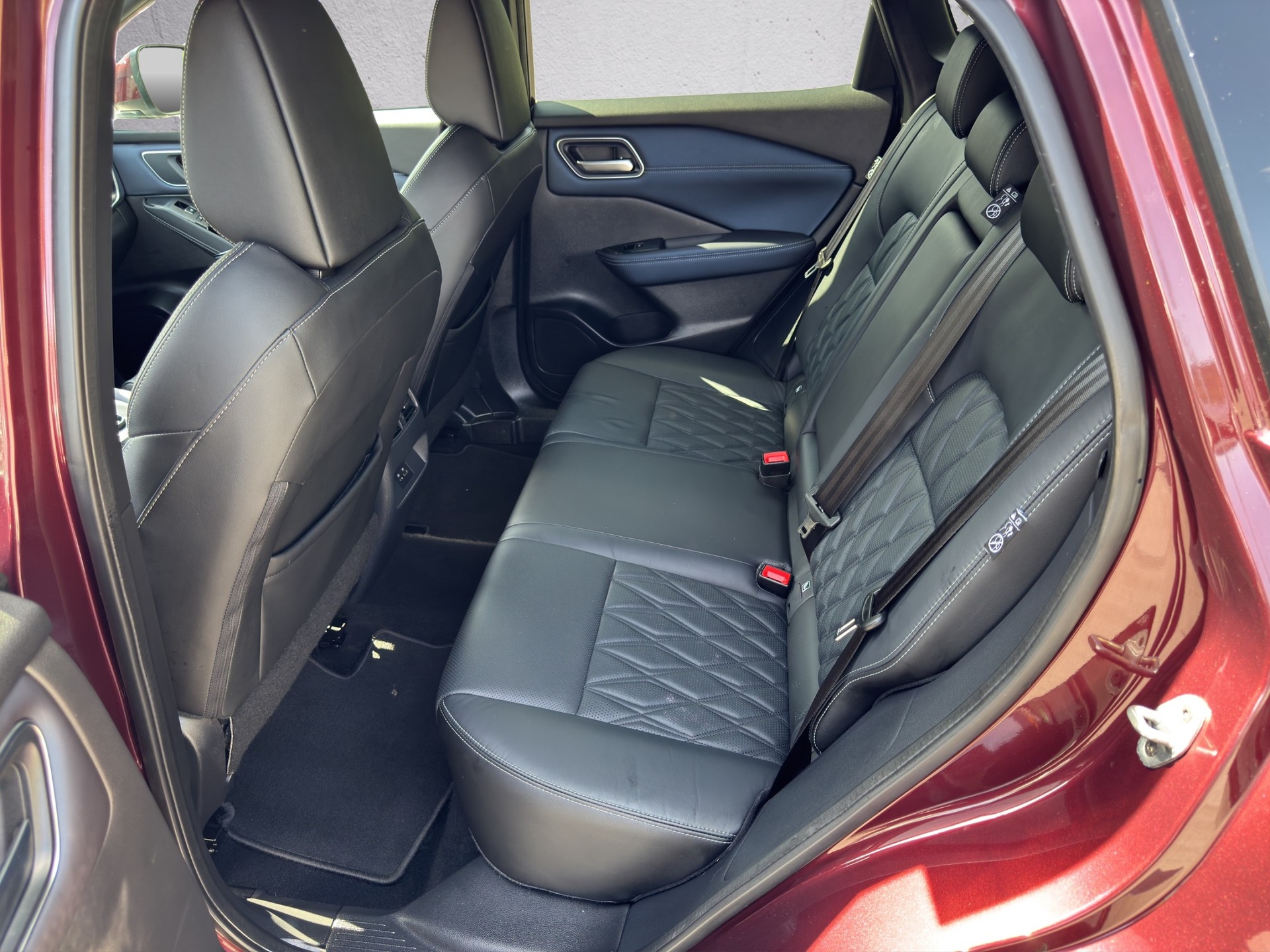 NISSAN Qashqai 1.3 MHEV Tekna+ 4x4-image-10
