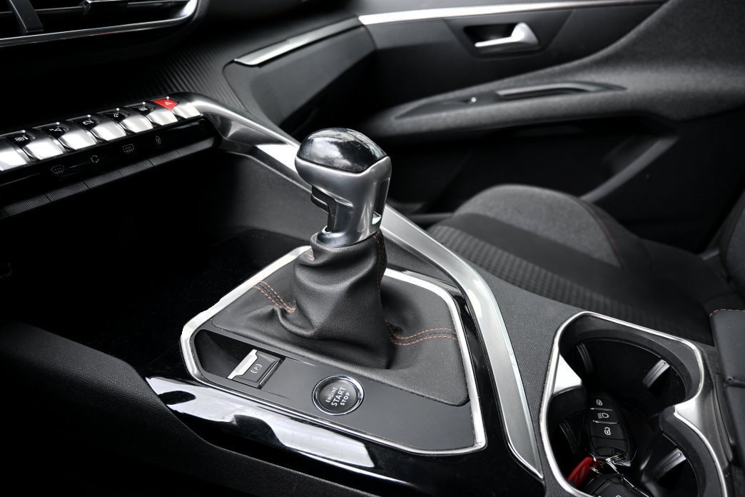PEUGEOT 3008 1.5 BlueHDi Active-image-9