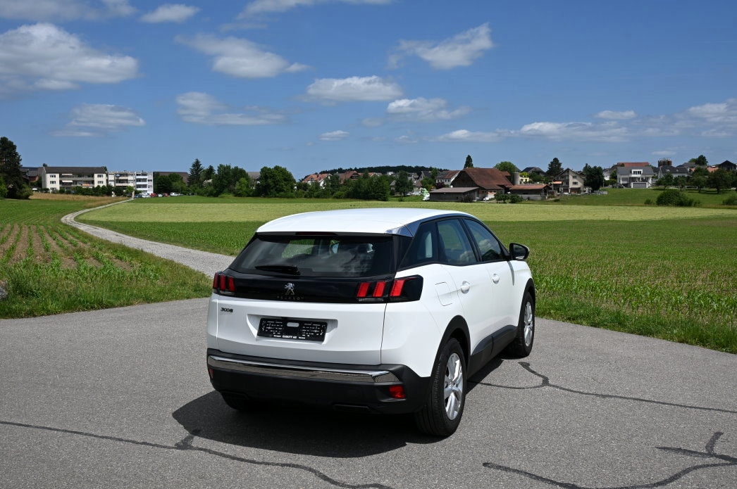PEUGEOT 3008 1.5 BlueHDi Active-image-2
