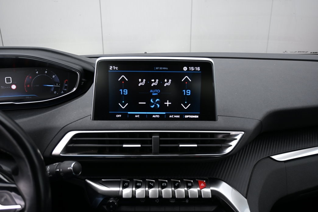 PEUGEOT 3008 1.5 BlueHDi Active-image-11
