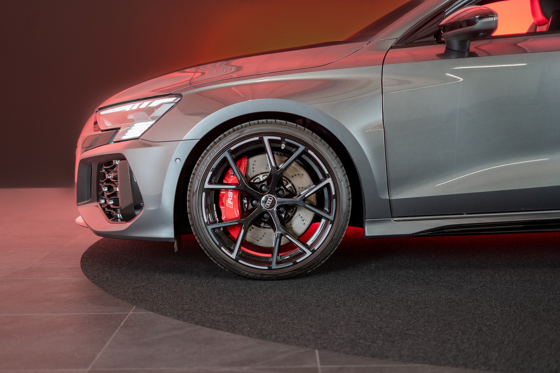 AUDI RS3 Limousine 2.5 TFSI quattro S-Tronic / Panorama-Glasdach / Performance-Abgasanlage / Massage-Sitz-image-30